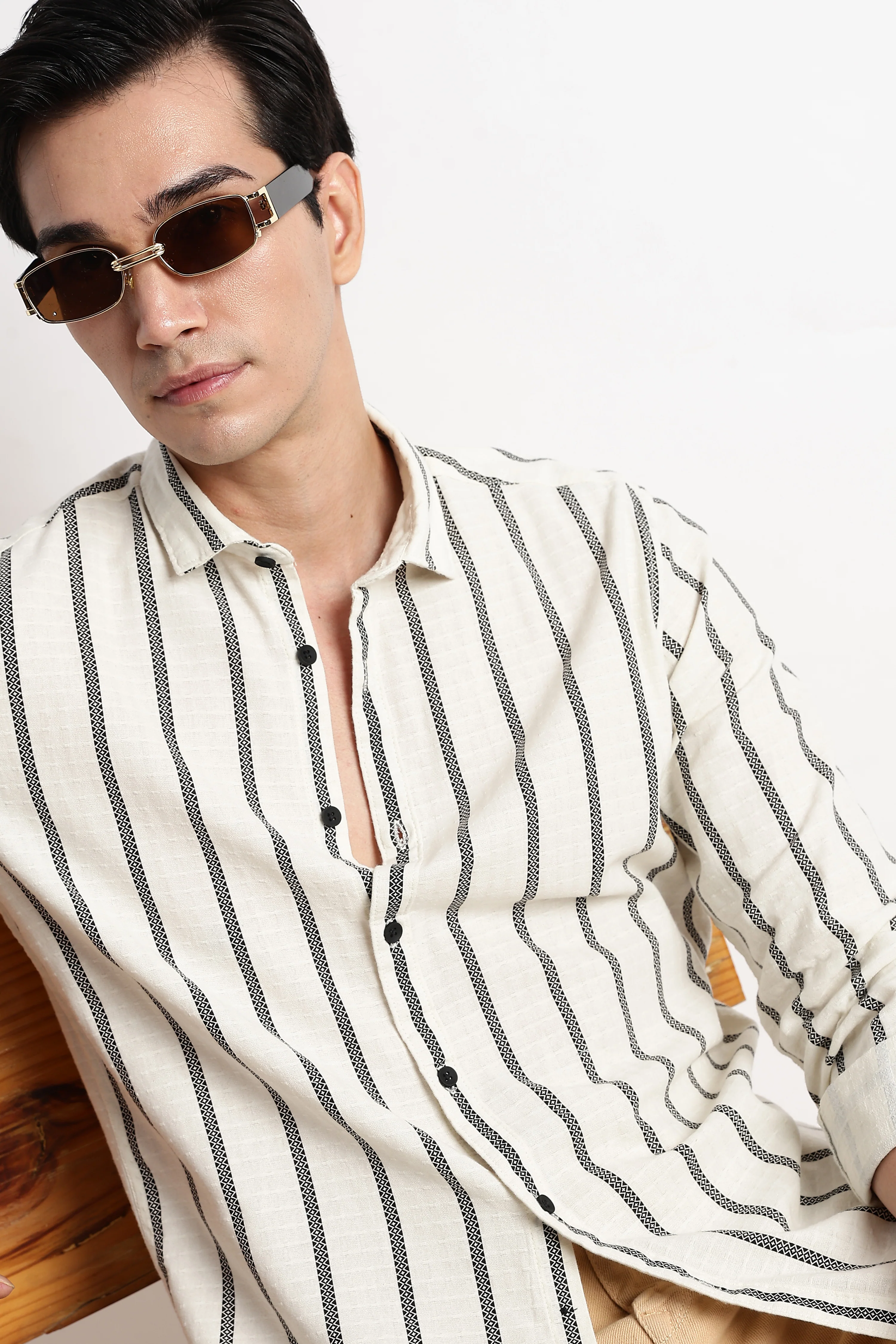 Men Vertical Stripe Textured Shirt - Image 3