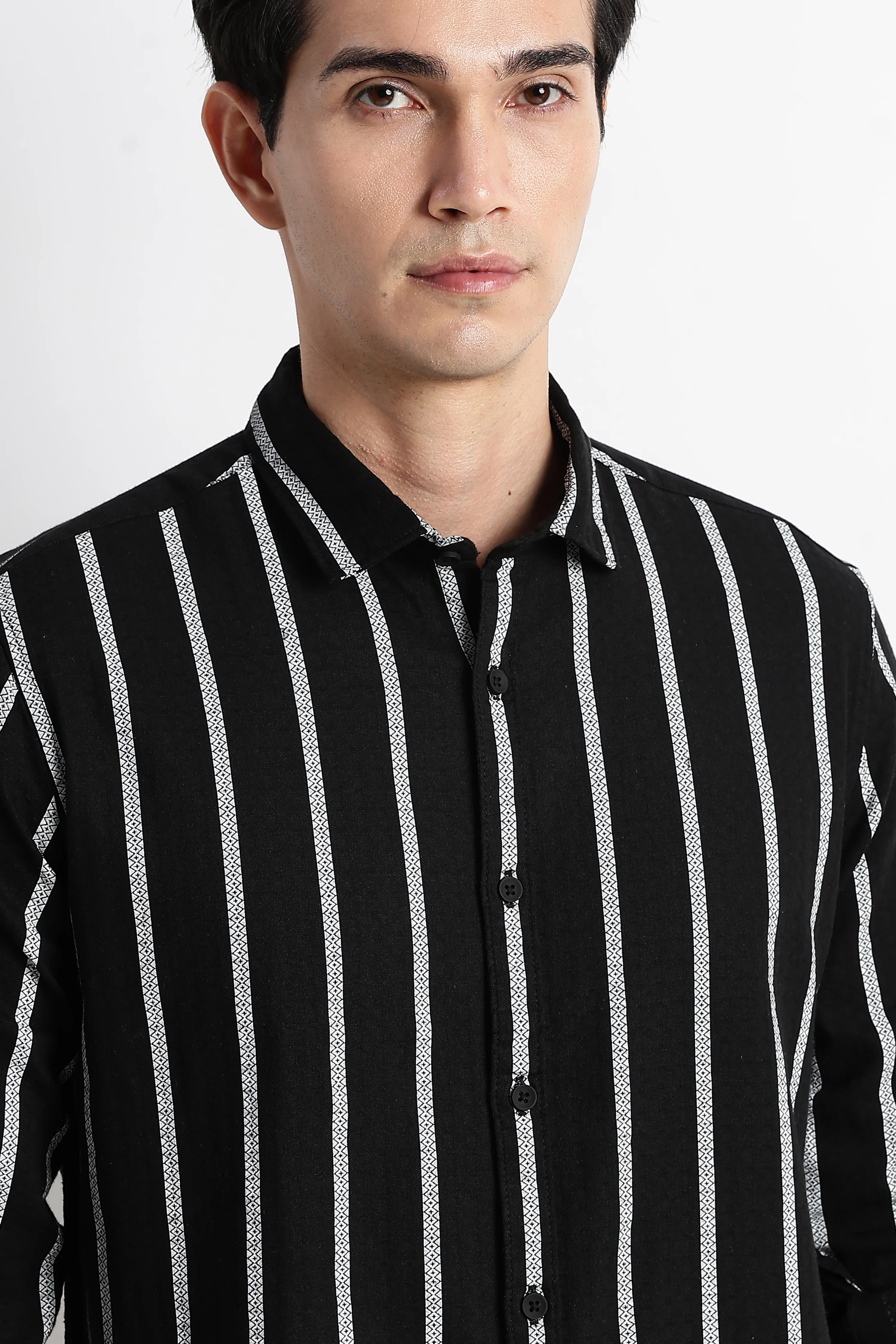 Men Vertical Stripe Textured Shirt - Image 5