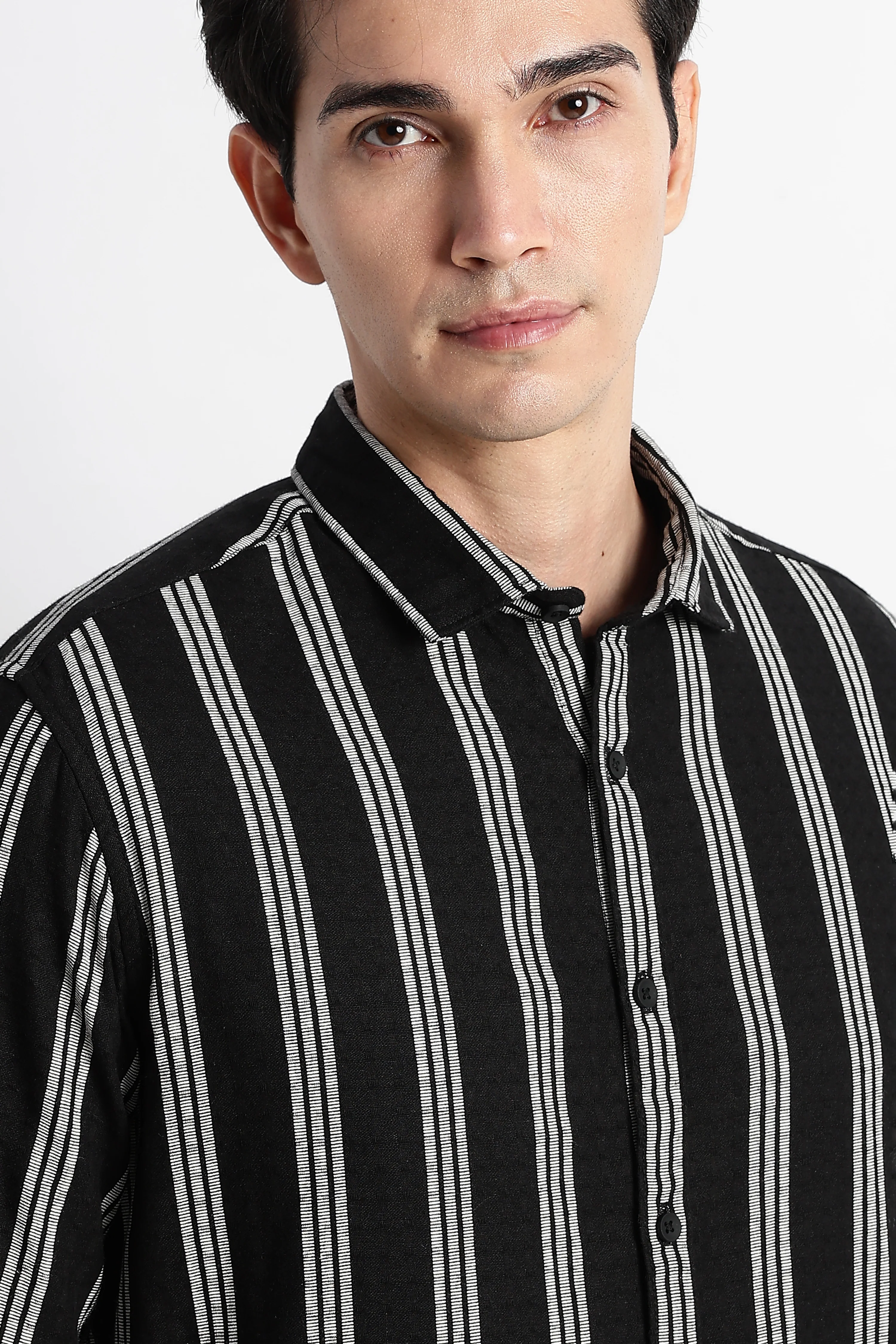 Men Vertical Stripe Textured Shirt - Image 2