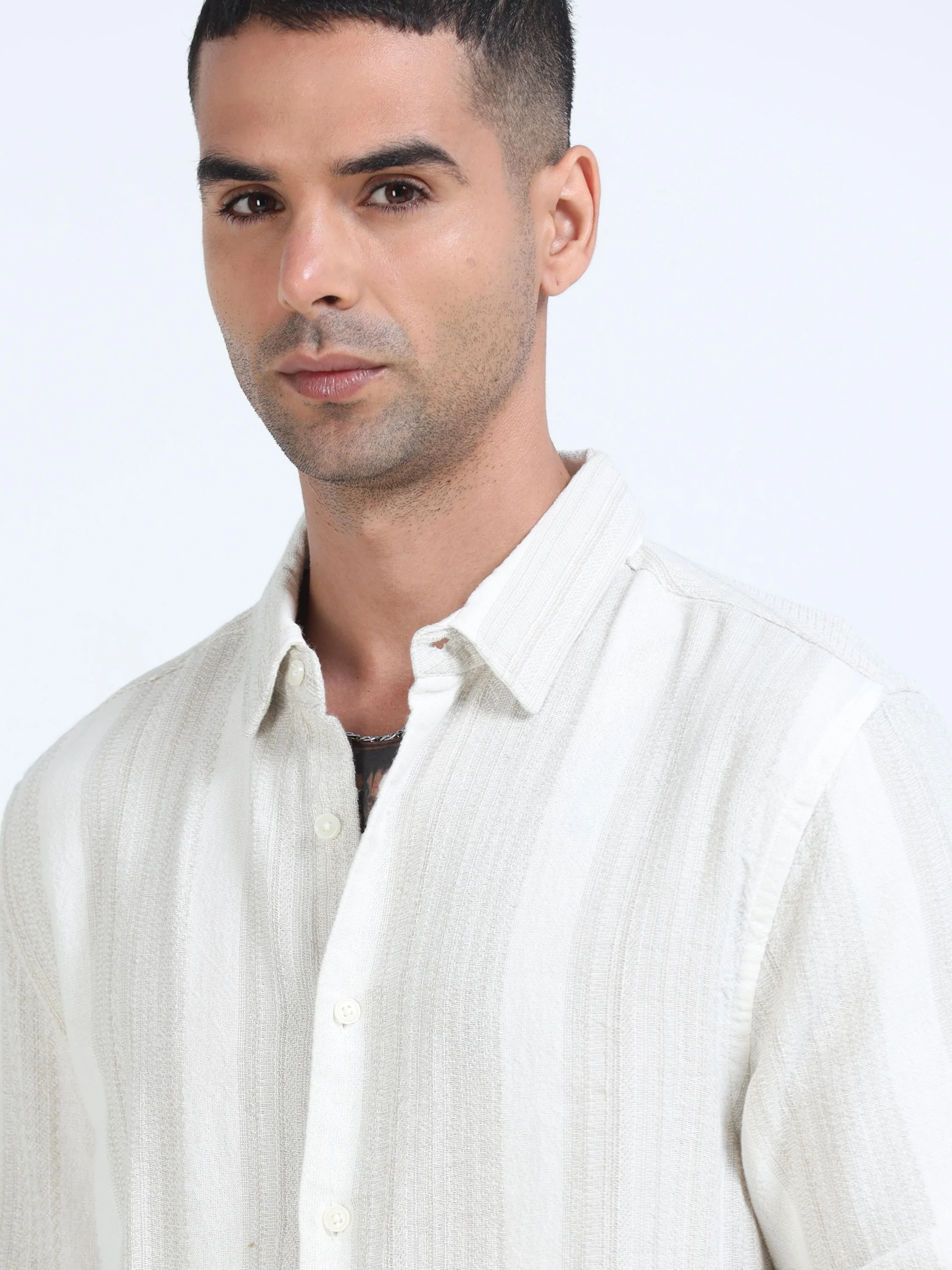 Men Vertical Striped Casual Shirt - Image 4