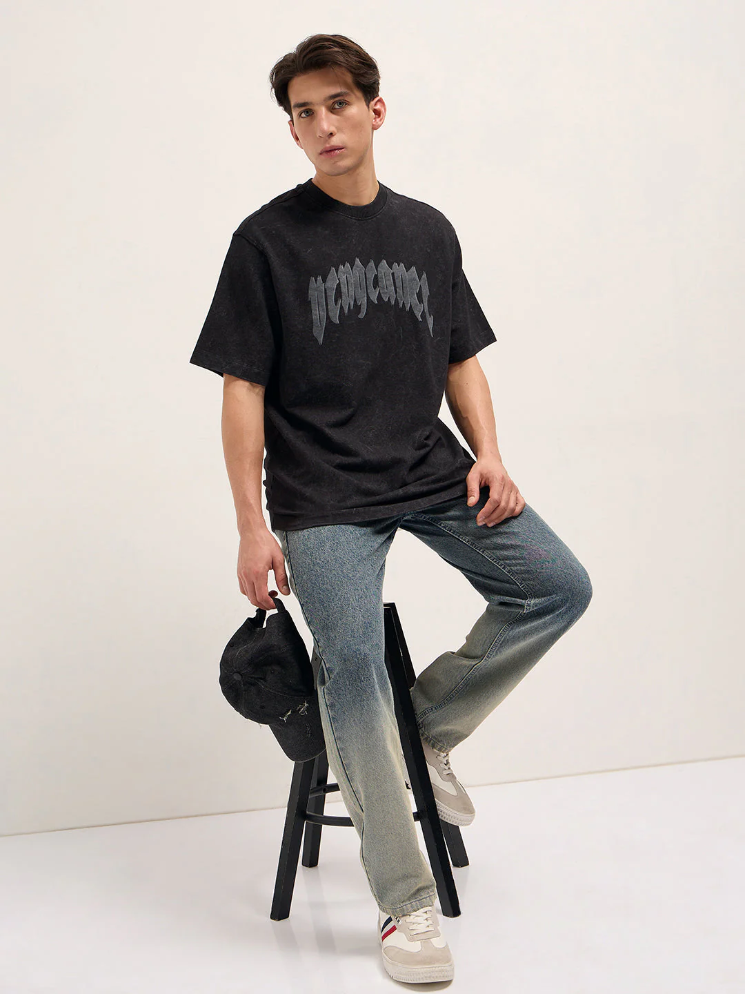 Men Washed Black Graphic Back Print Oversized Crew Neck T-Shirt - Image 4