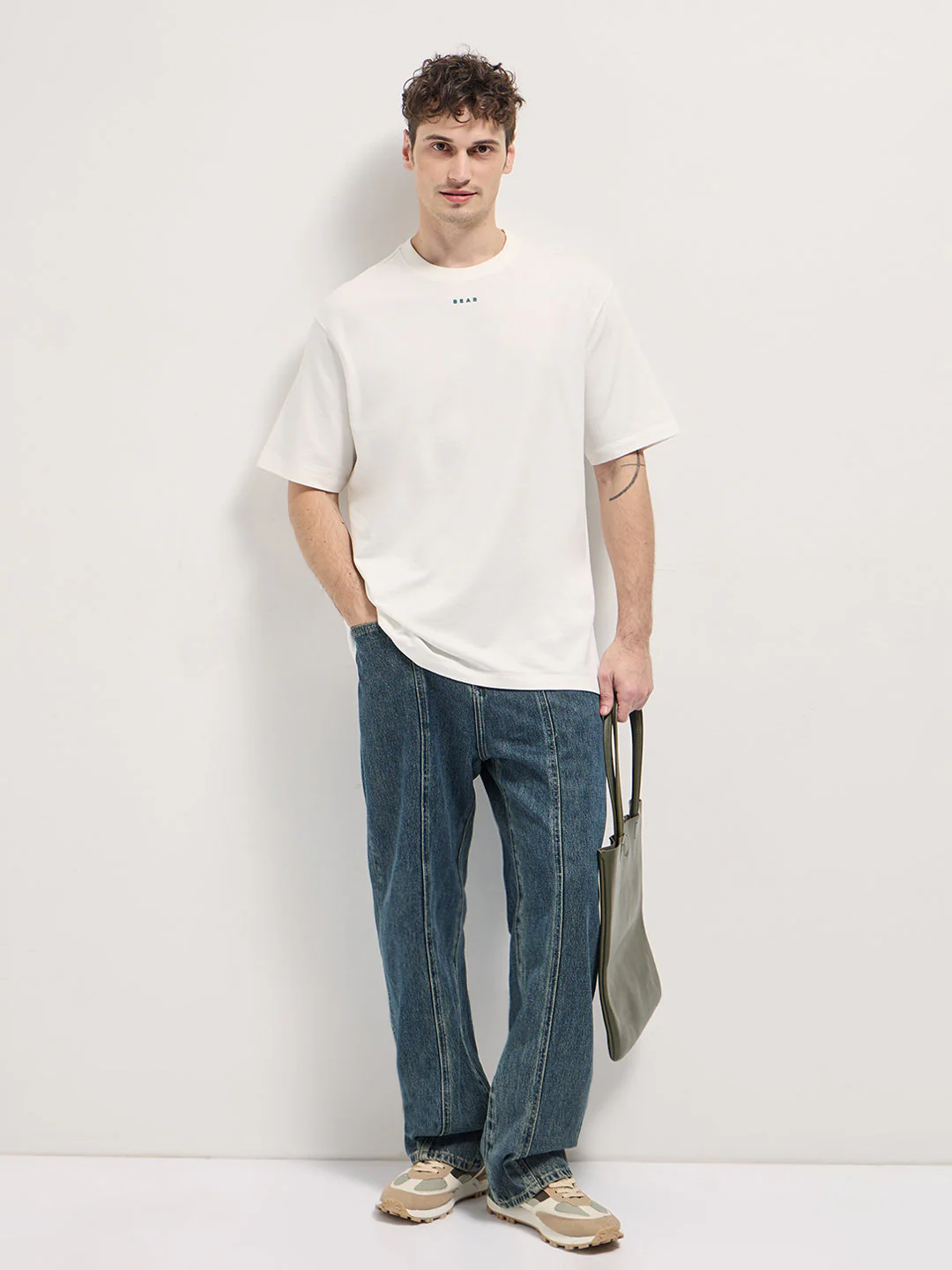 Men White 3D Graphic Back Printed Oversize Crew Neck T-shirt - Image 4