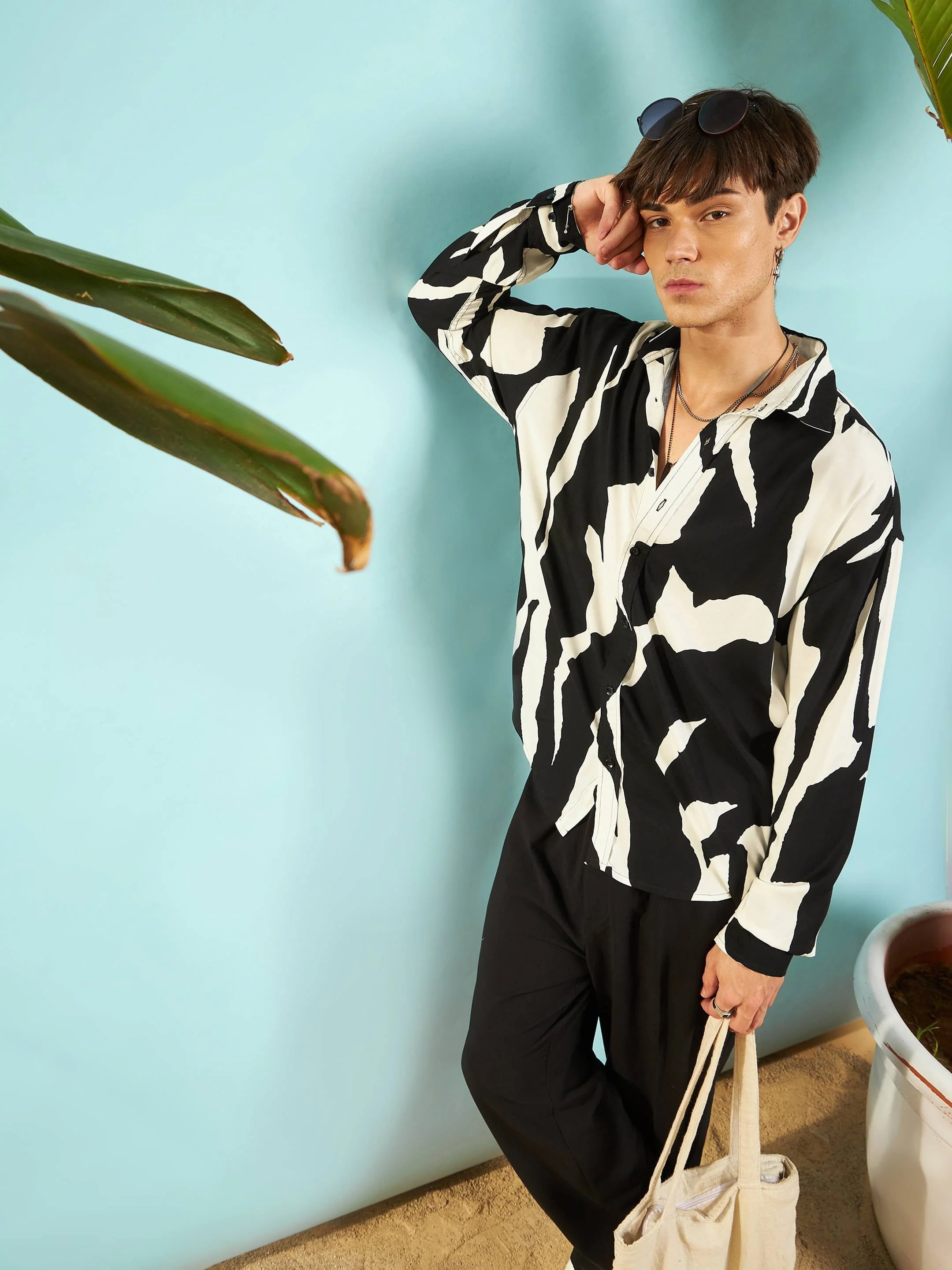 Men White & Black Abstract Printed Relax Fit Shirt - Image 4