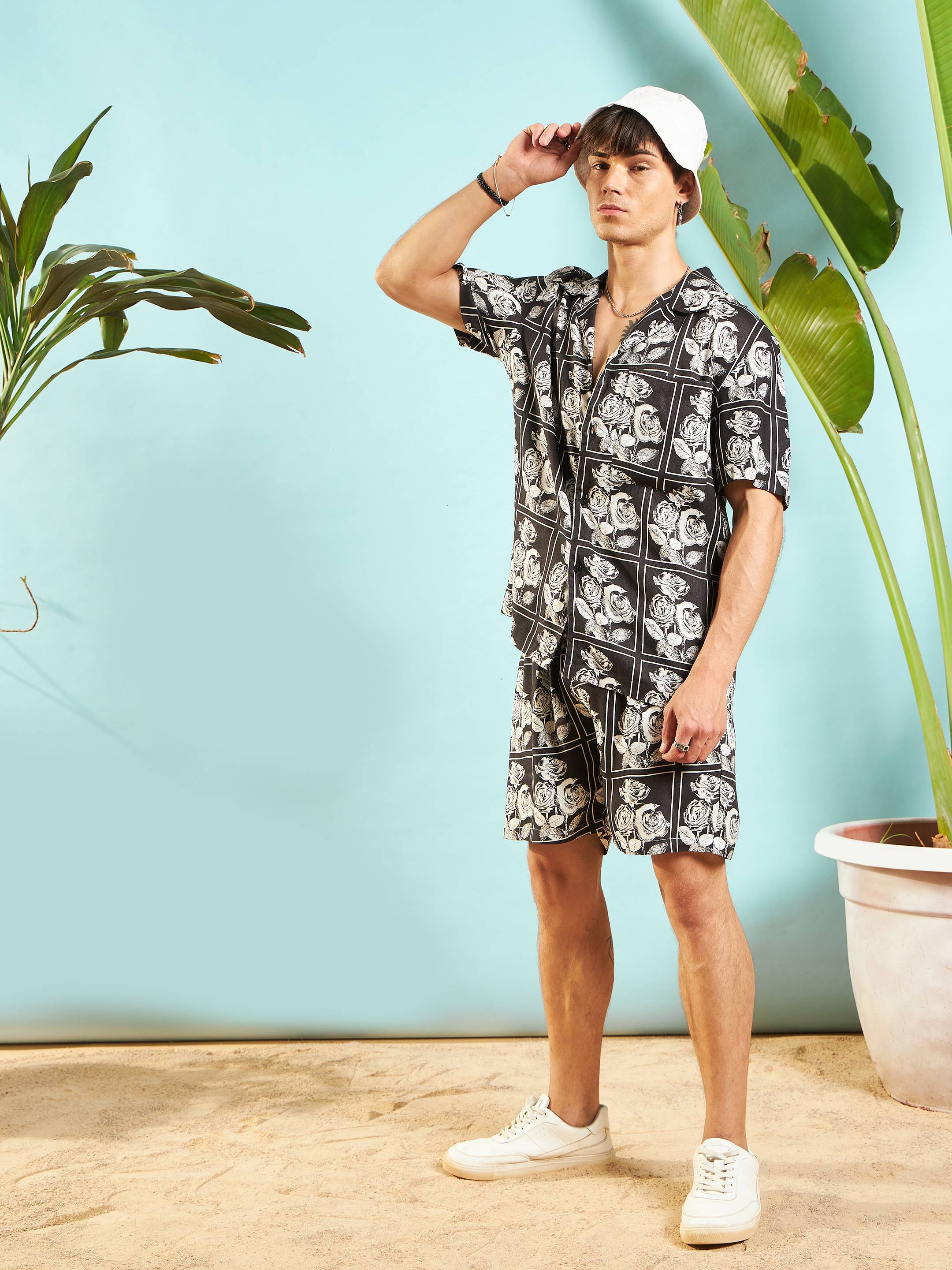 Men White & Black Floral Shirt With Shorts - Image 2