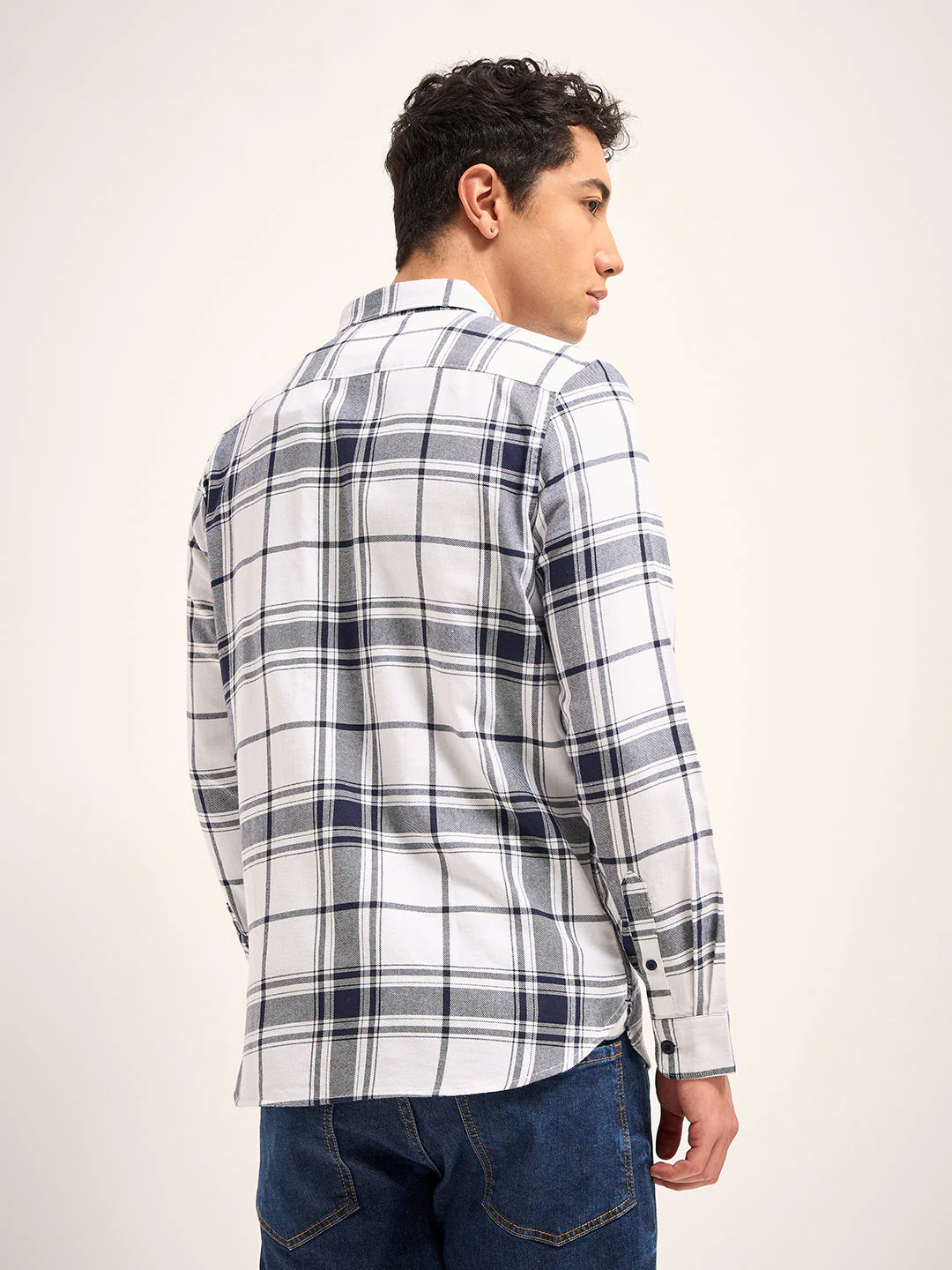 Men White Checked Slim Fit Casual Shirt - Image 2