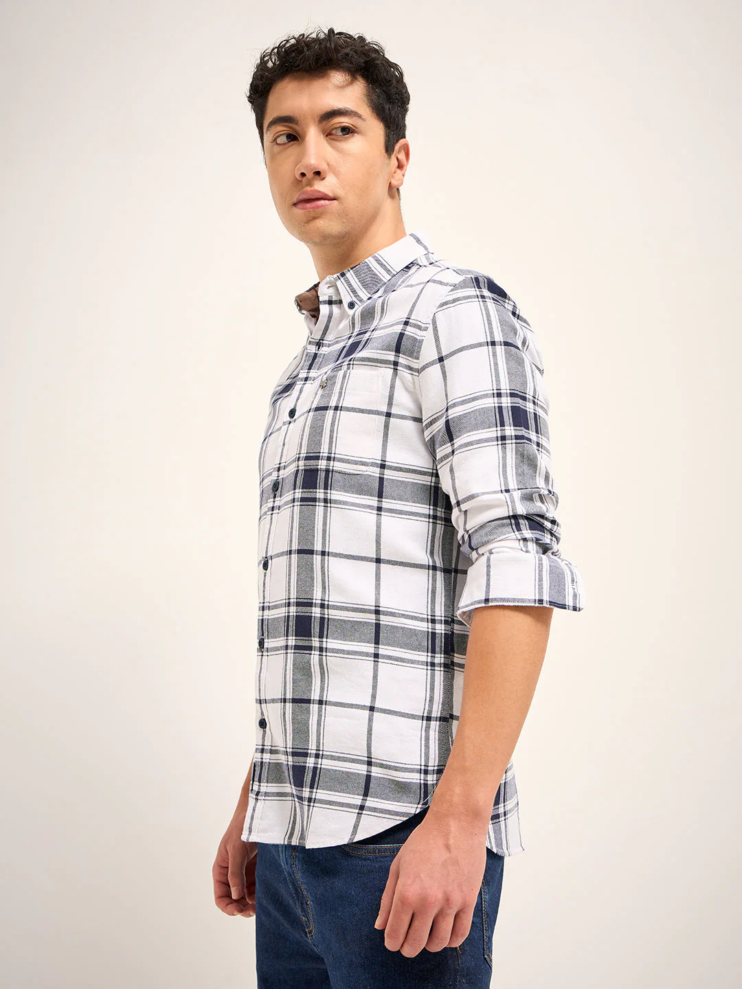 Men White Checked Slim Fit Casual Shirt - Image 3