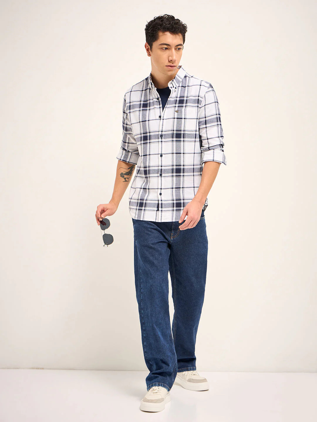 Men White Checked Slim Fit Casual Shirt - Image 4