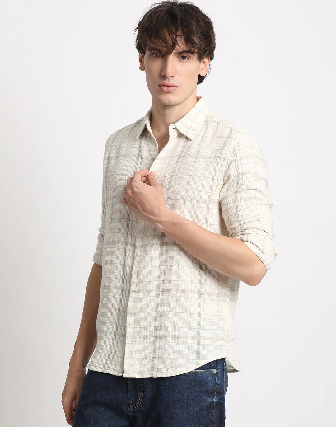 Men  White Checked Slim Fit Cotton Casual Shirt - Image 3