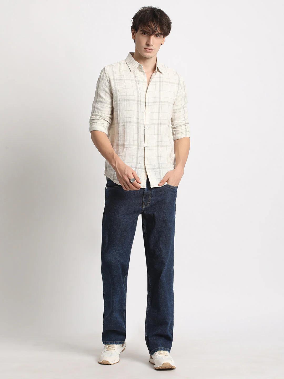 Men  White Checked Slim Fit Cotton Casual Shirt - Image 5