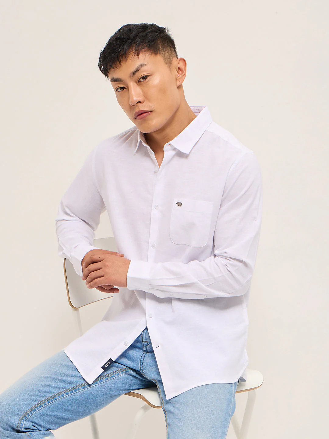 Men White Cotton Linen Slim Fit Solid Casual Shirt - Image 3