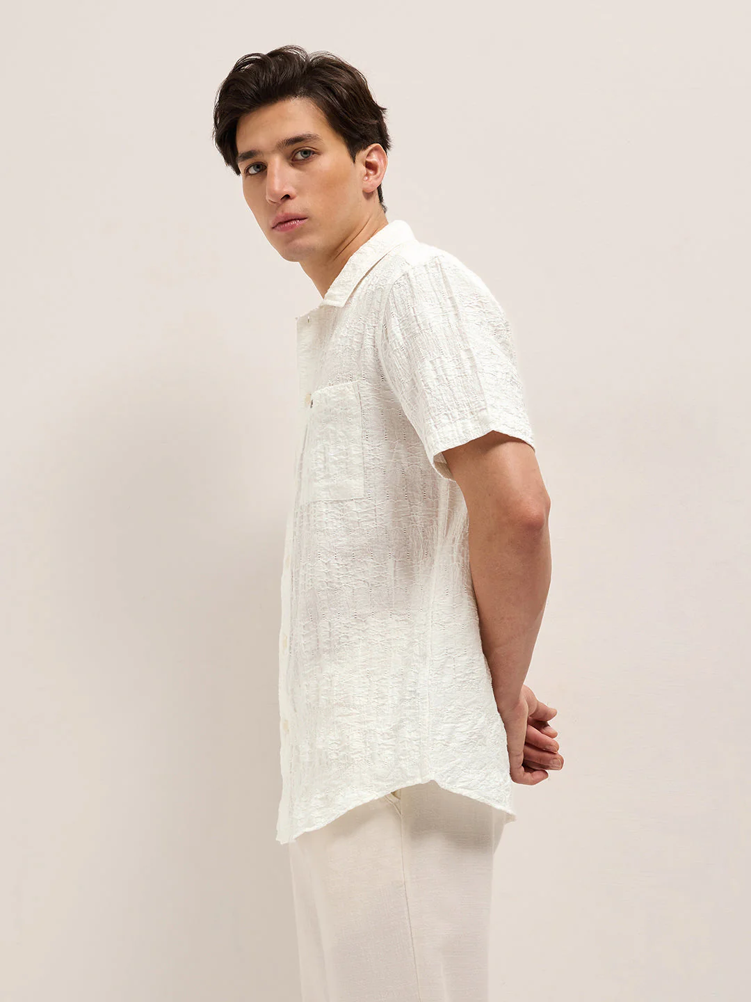 Men White Crinkle Textured Regular Fit Half-Sleeve Casual Shirt - Image 3