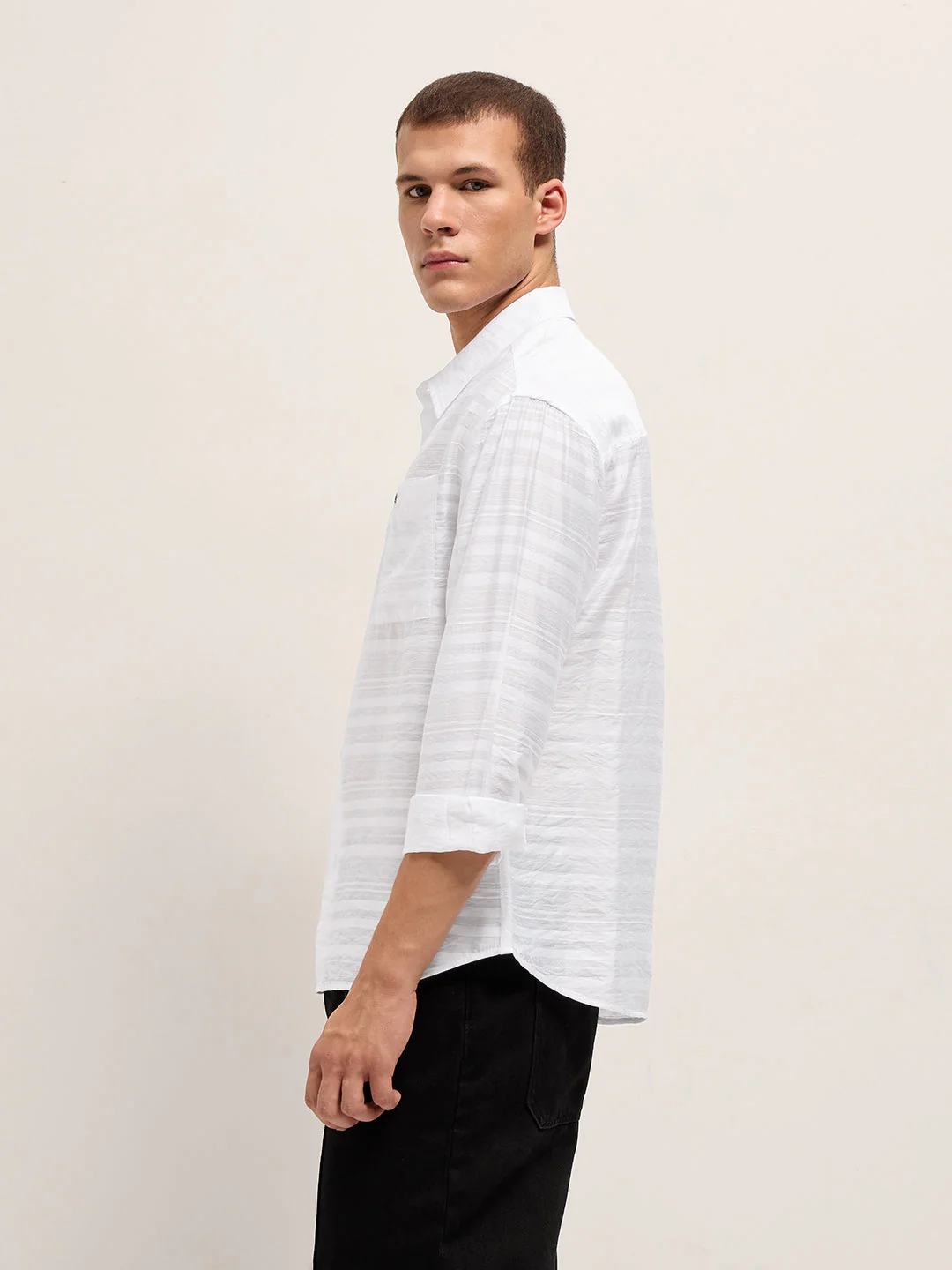 Men White Crinkled Horizontal Textured Stripe Relaxed Fit Casual Shirt - Image 2