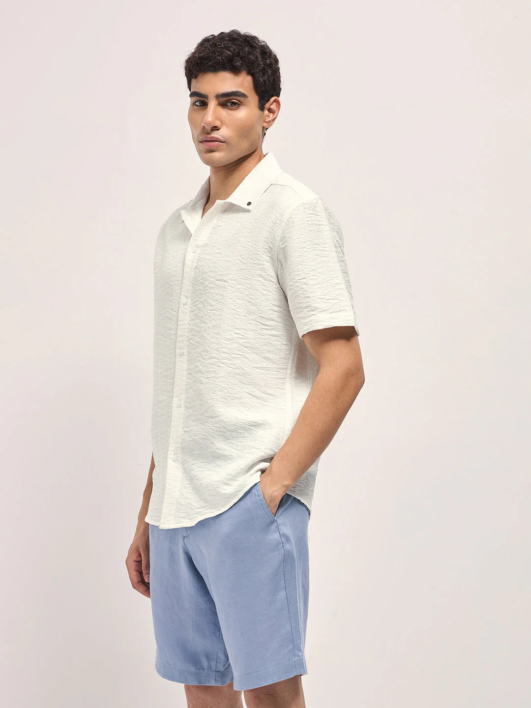 Men White Crinkled Textured Regular Fit Half-Sleeve Casual Shirt - Image 3