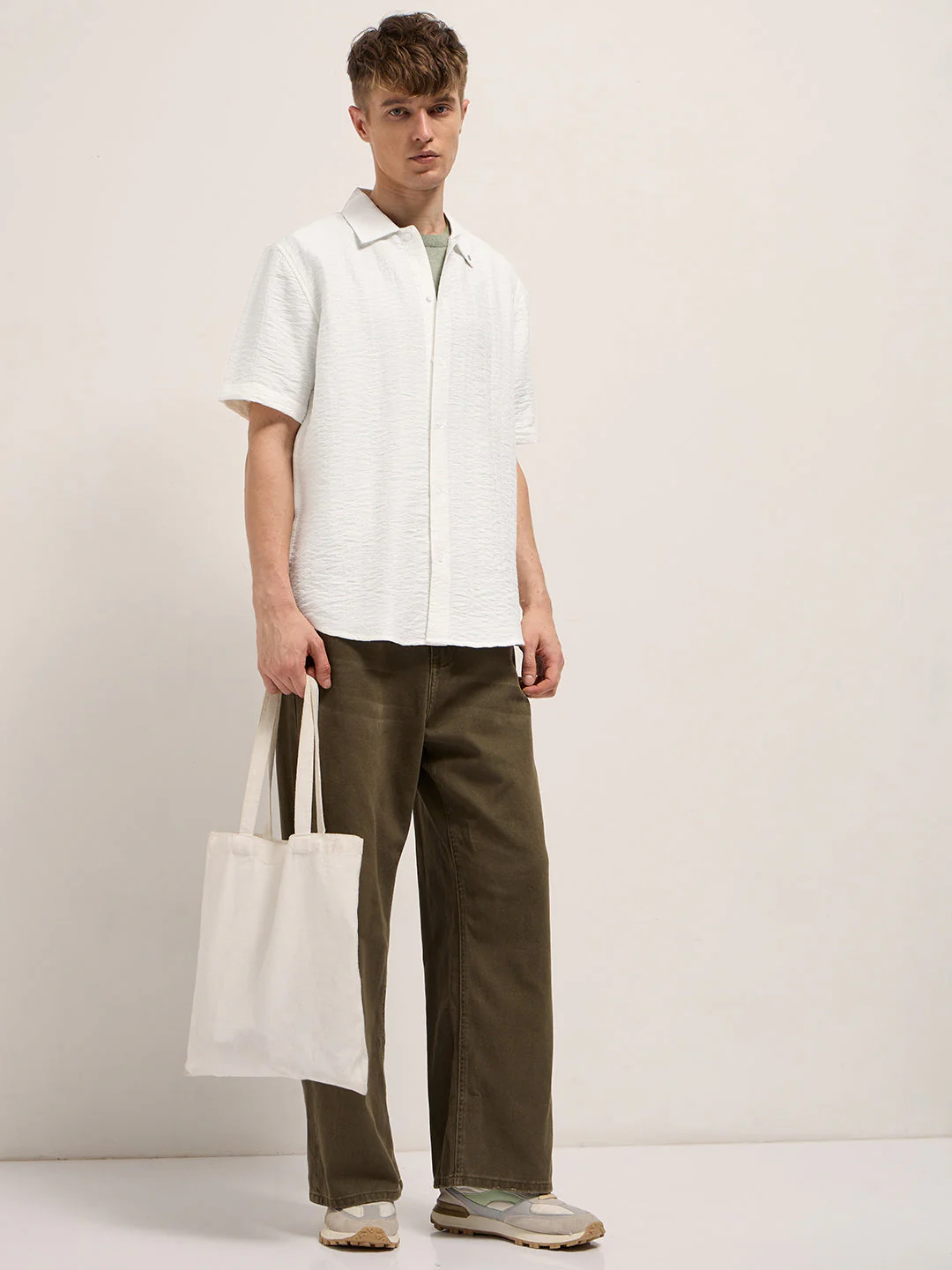 Men White Crinkled Textured Regular Fit Half-Sleeve Casual Shirt - Image 4
