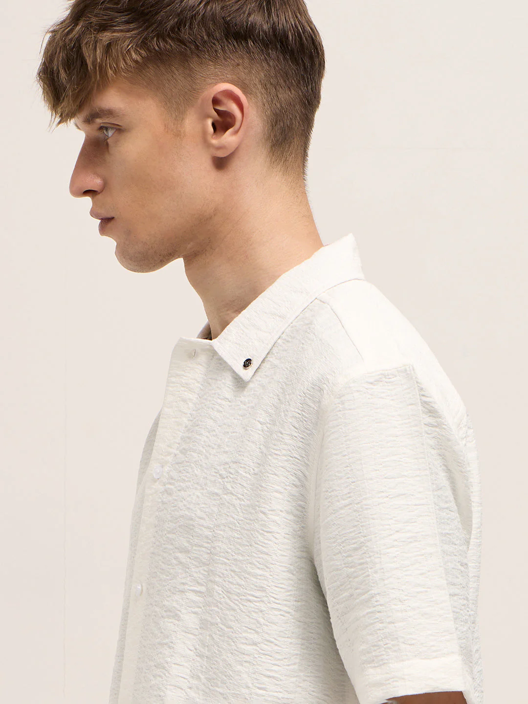 Men White Crinkled Textured Regular Fit Half-Sleeve Casual Shirt - Image 5