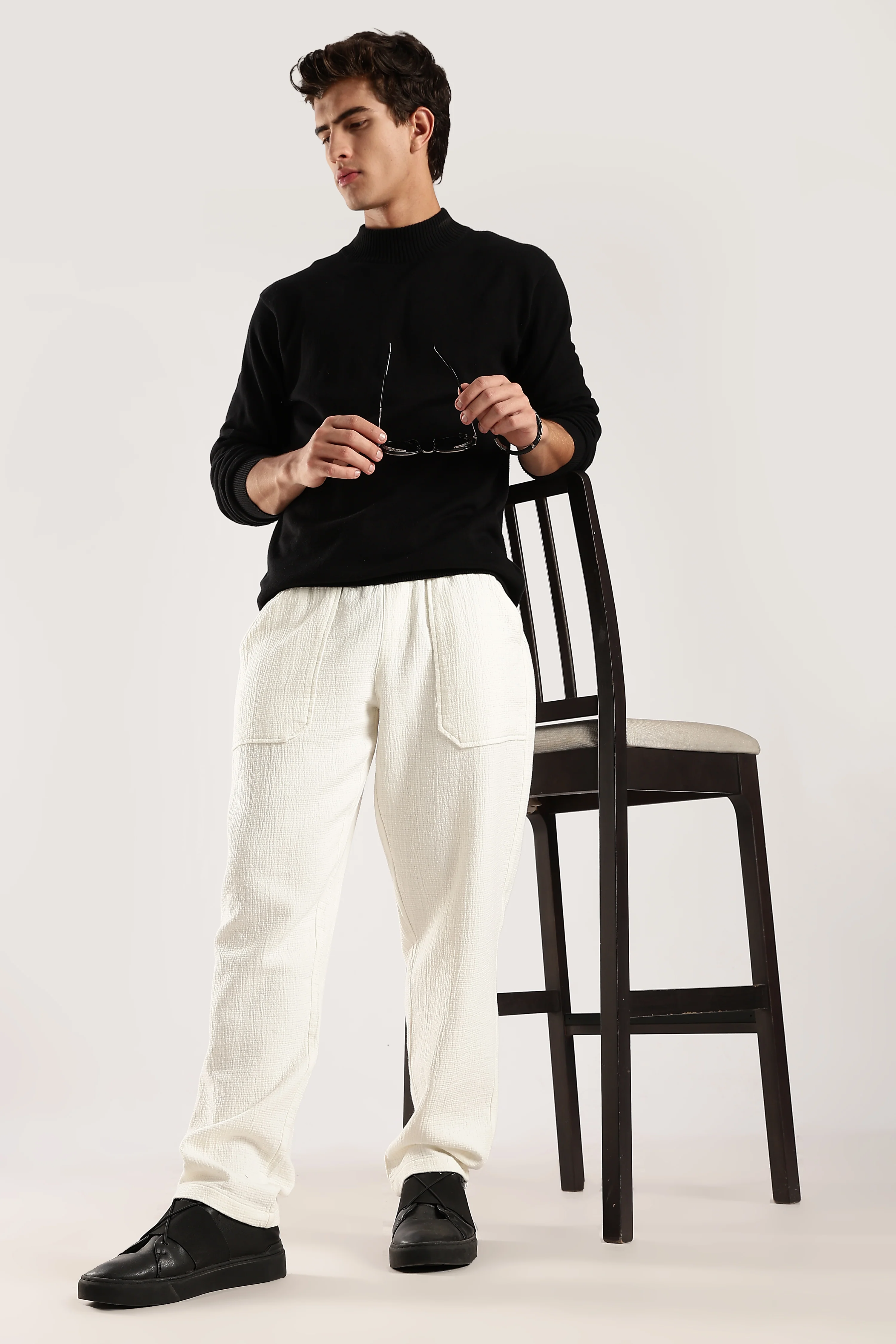 Men White Drawcord Trousers - Image 3