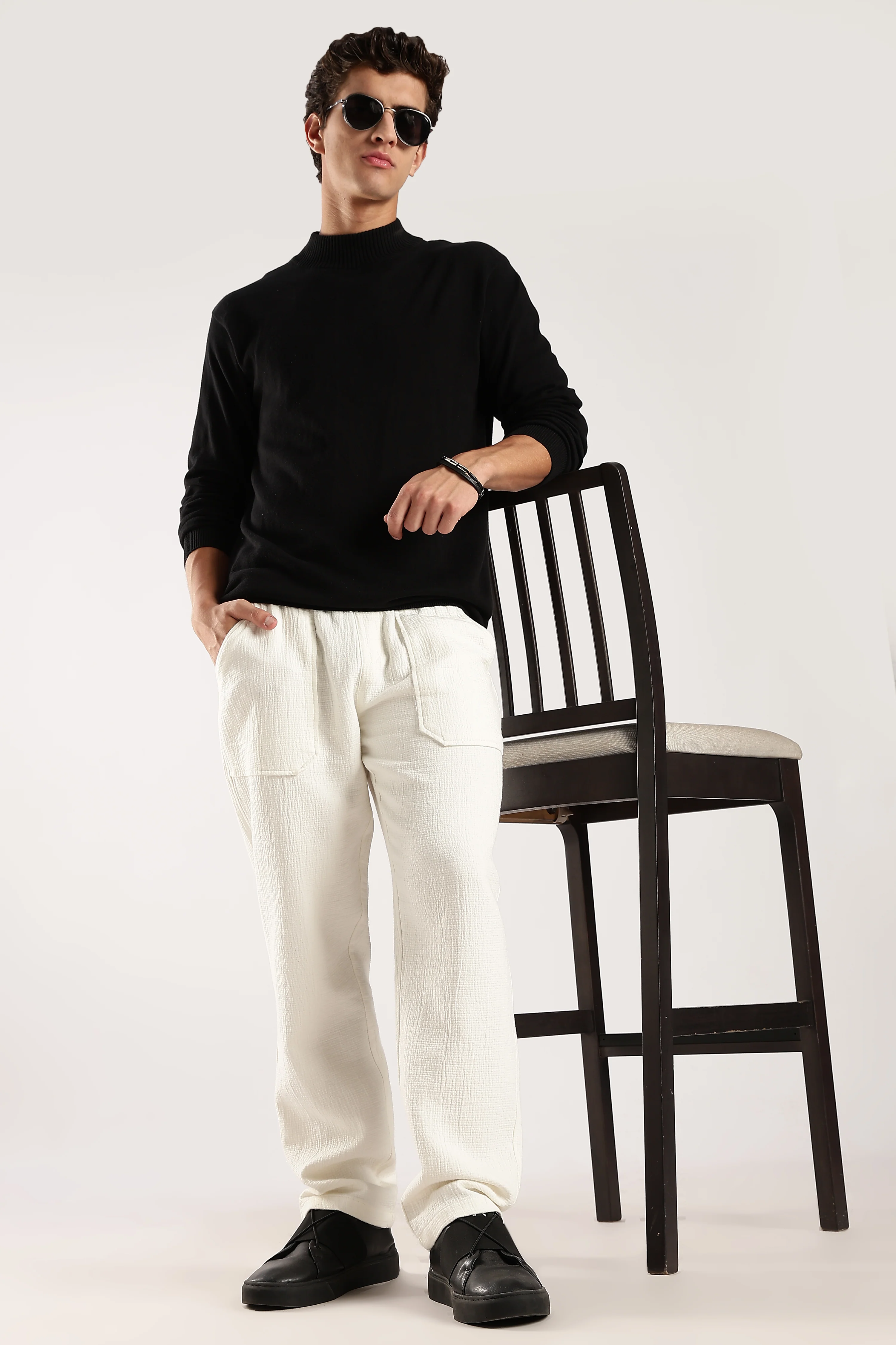 Men White Drawcord Trousers - Image 4