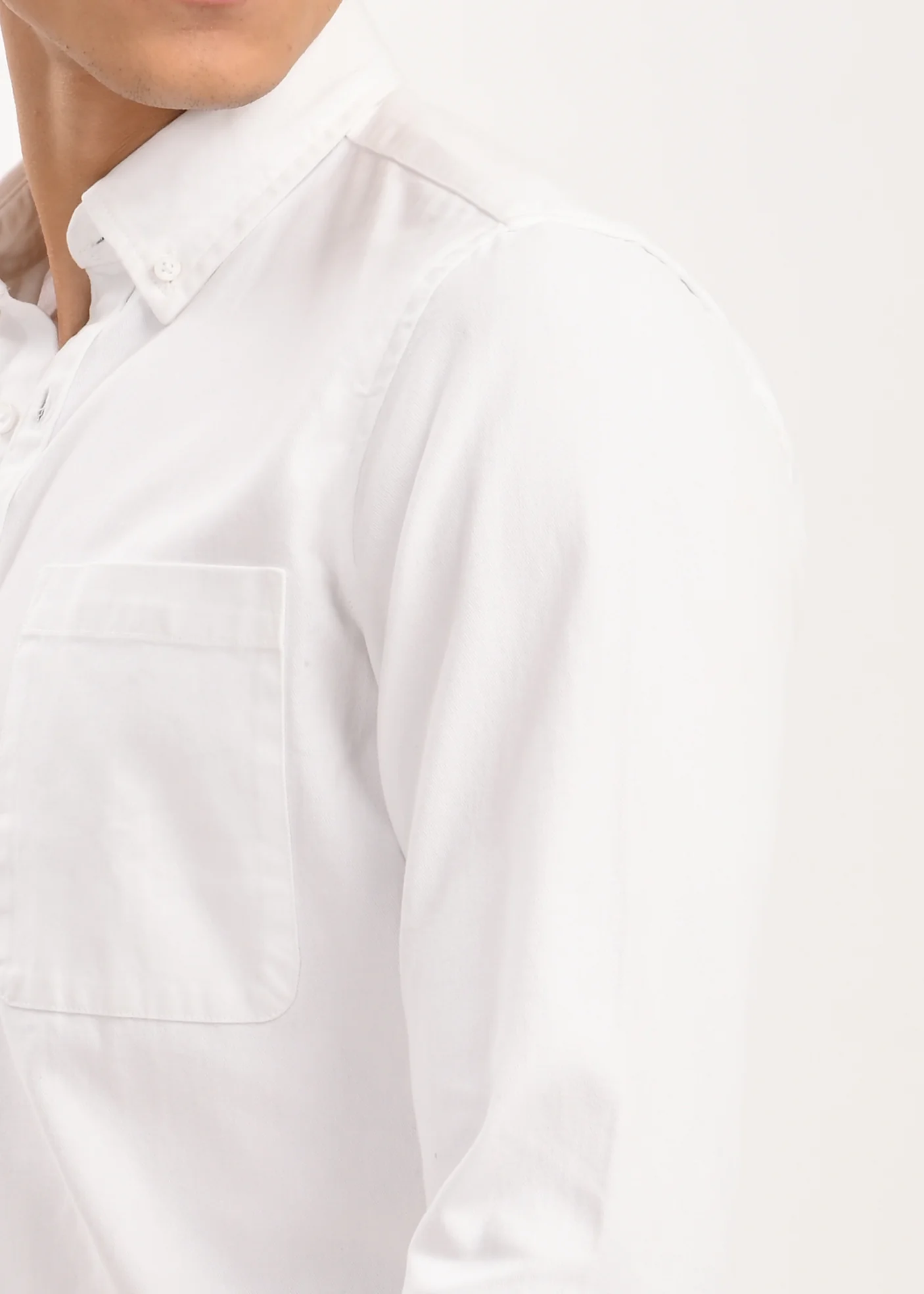 Men White Everyday Essential Solid Shirt - Image 4