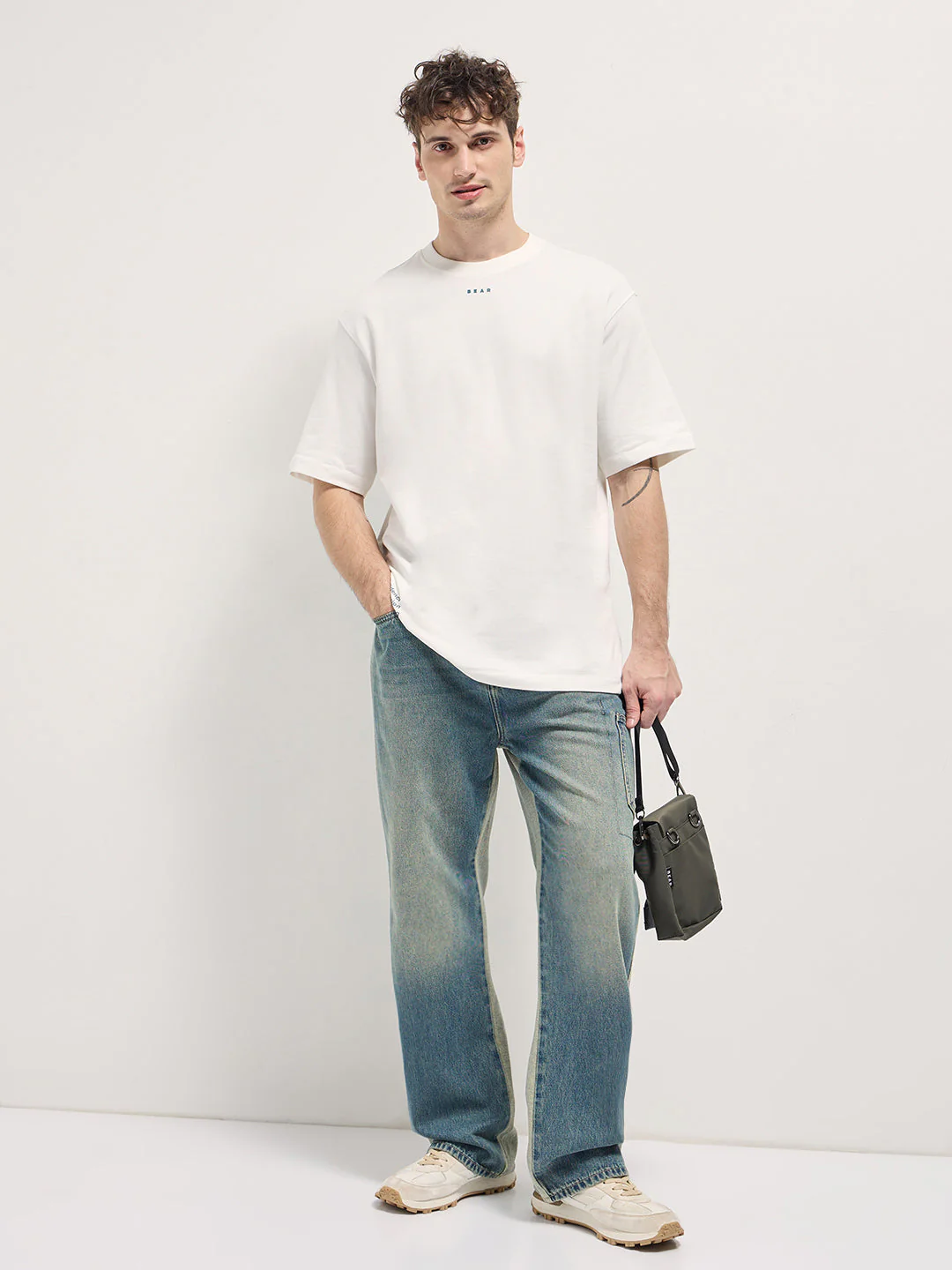 Men White Gradient Graphic Back Printed Oversize Crew Neck T-shirt - Image 4