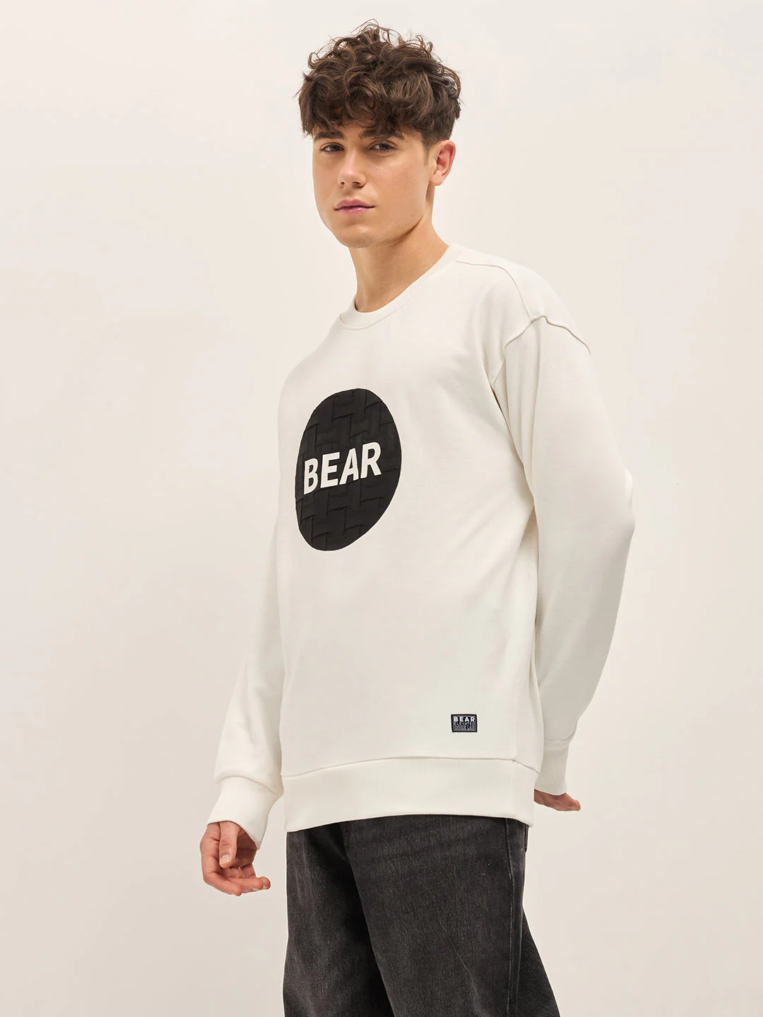 Men White Graphic Design Relax Fit Crew Neck Sweatshirt - Image 3