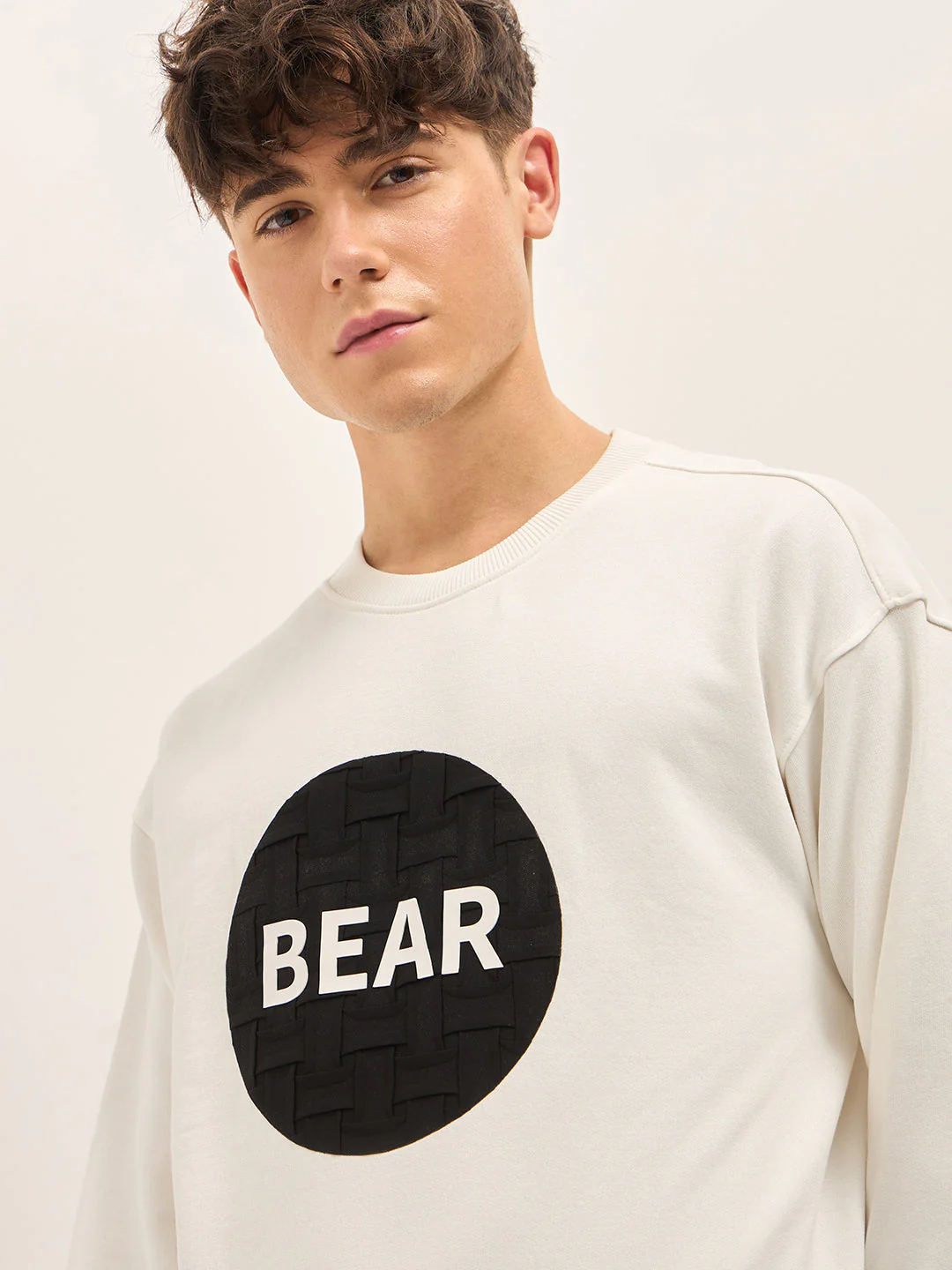 Men White Graphic Design Relax Fit Crew Neck Sweatshirt - Image 5