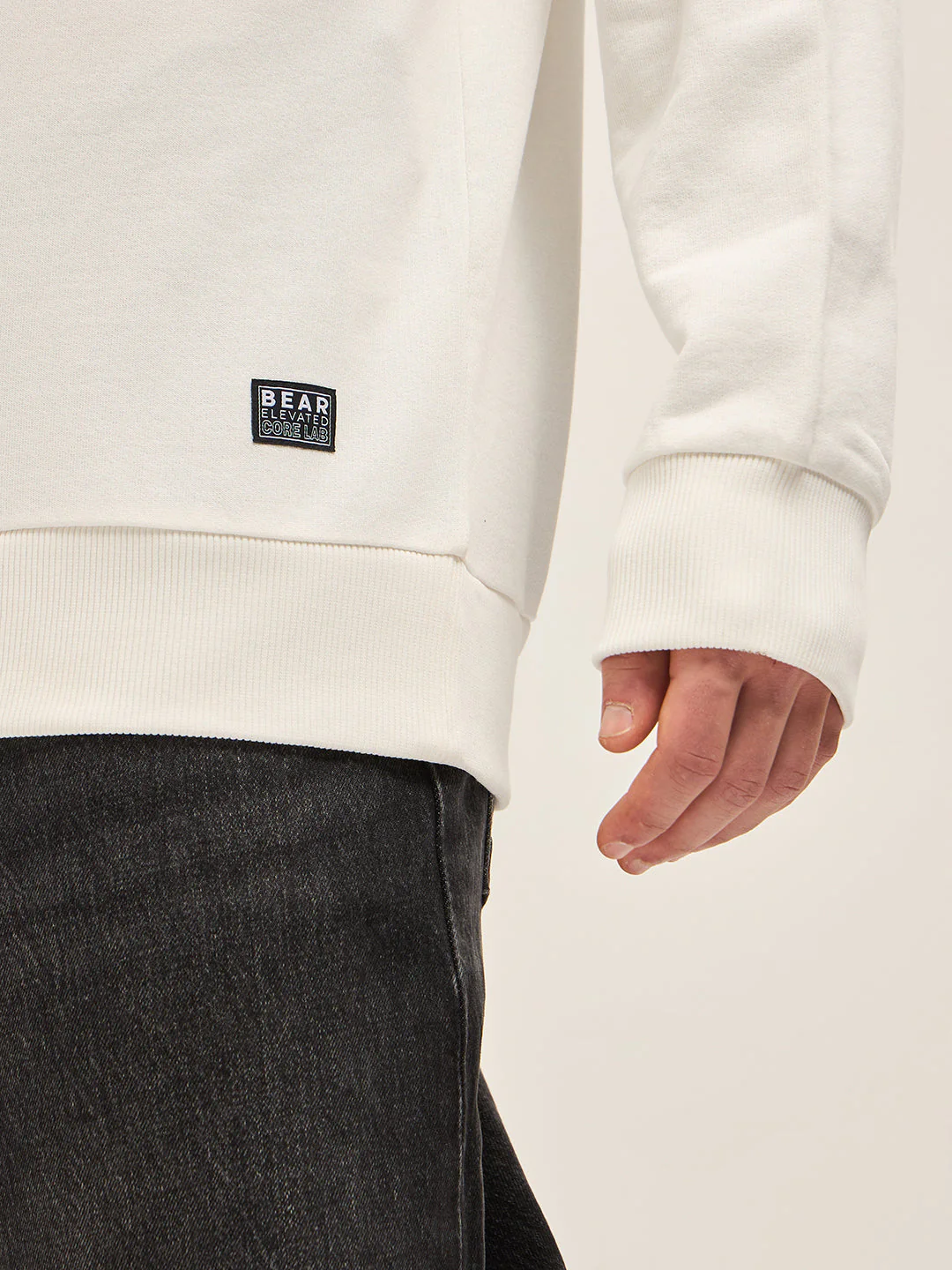 Men White Graphic Design Relax Fit Crew Neck Sweatshirt - Image 6