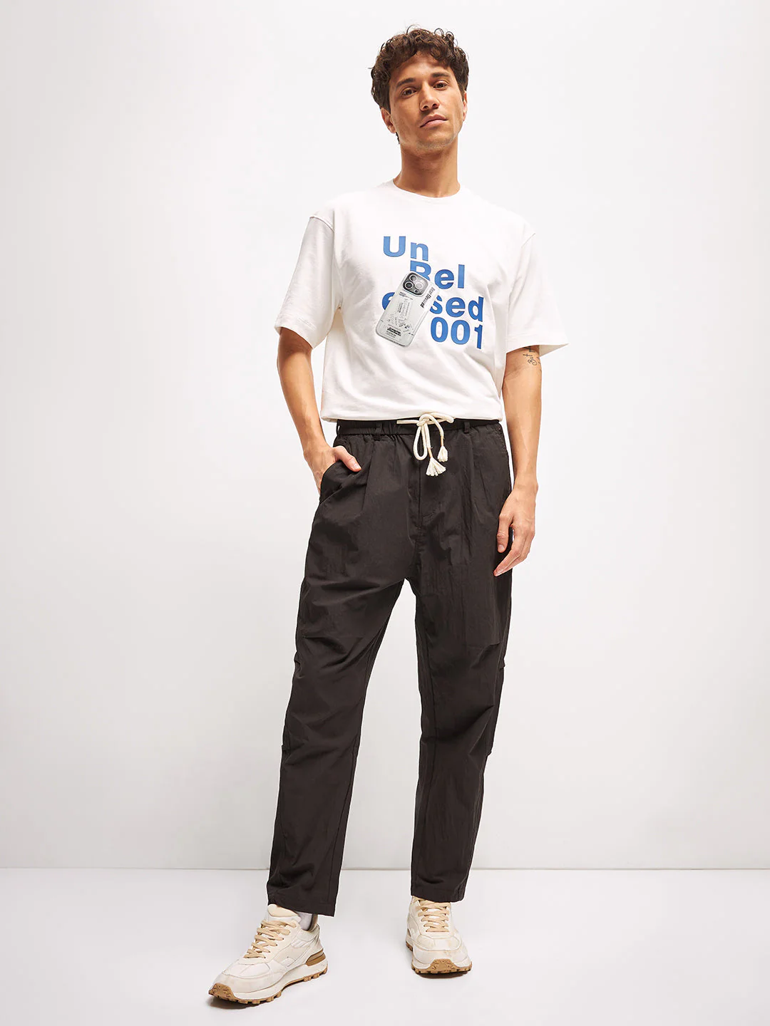 Men White Graphic Print Crew Neck T-Shirt - Image 4