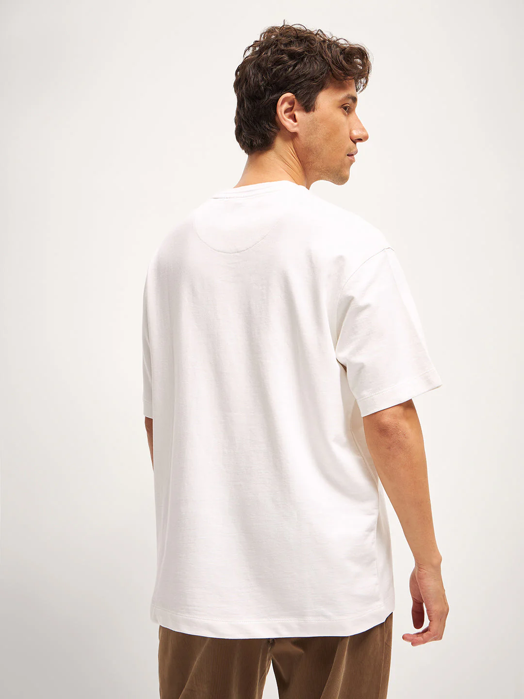 Men White Graphic Print Crew Neck T-Shirt - Image 2
