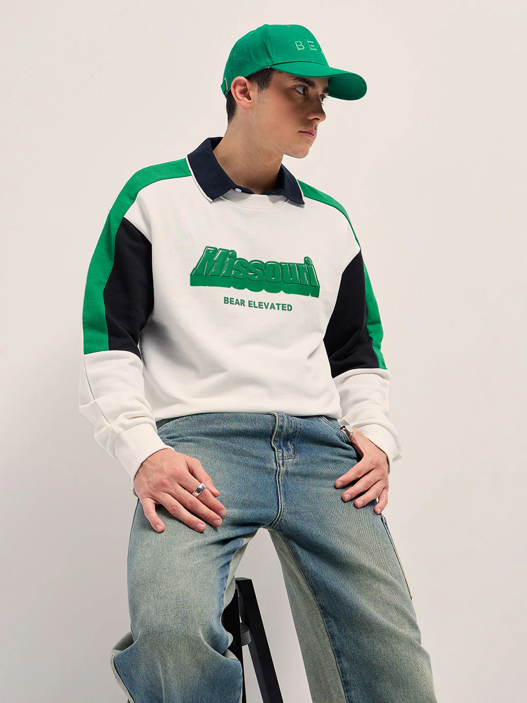 Men White Graphic Printed Relax Fit Crew Neck Sweatshirt