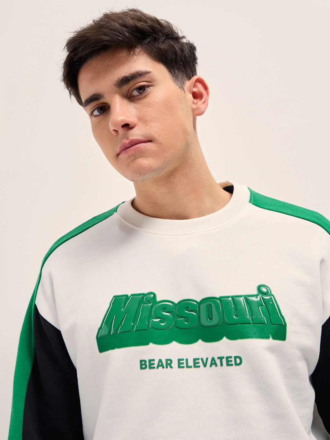 Men White Graphic Printed Relax Fit Crew Neck Sweatshirt - Image 5