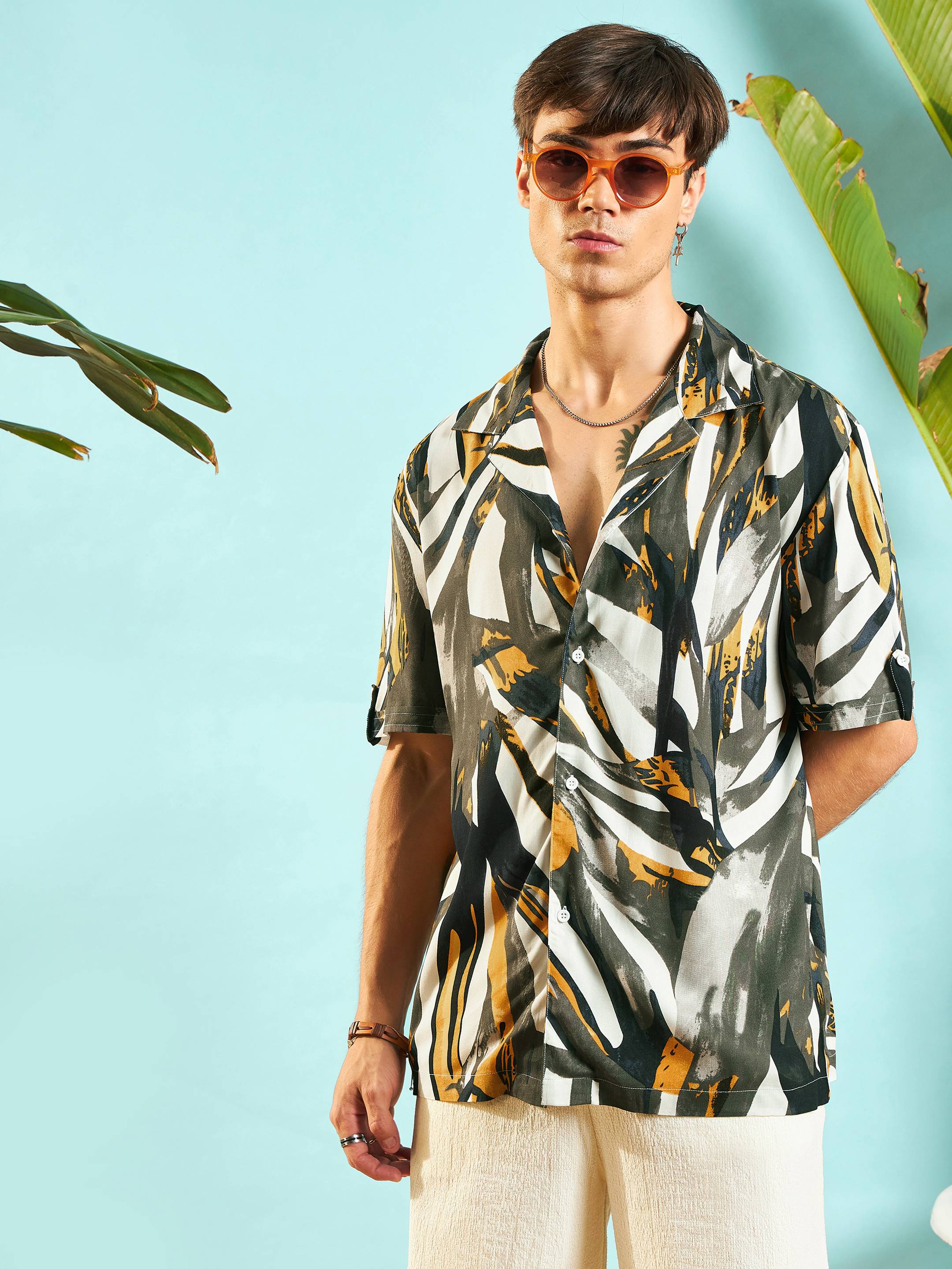 Men White & Grey Abstract Print Relax Fit Shirt - Image 6