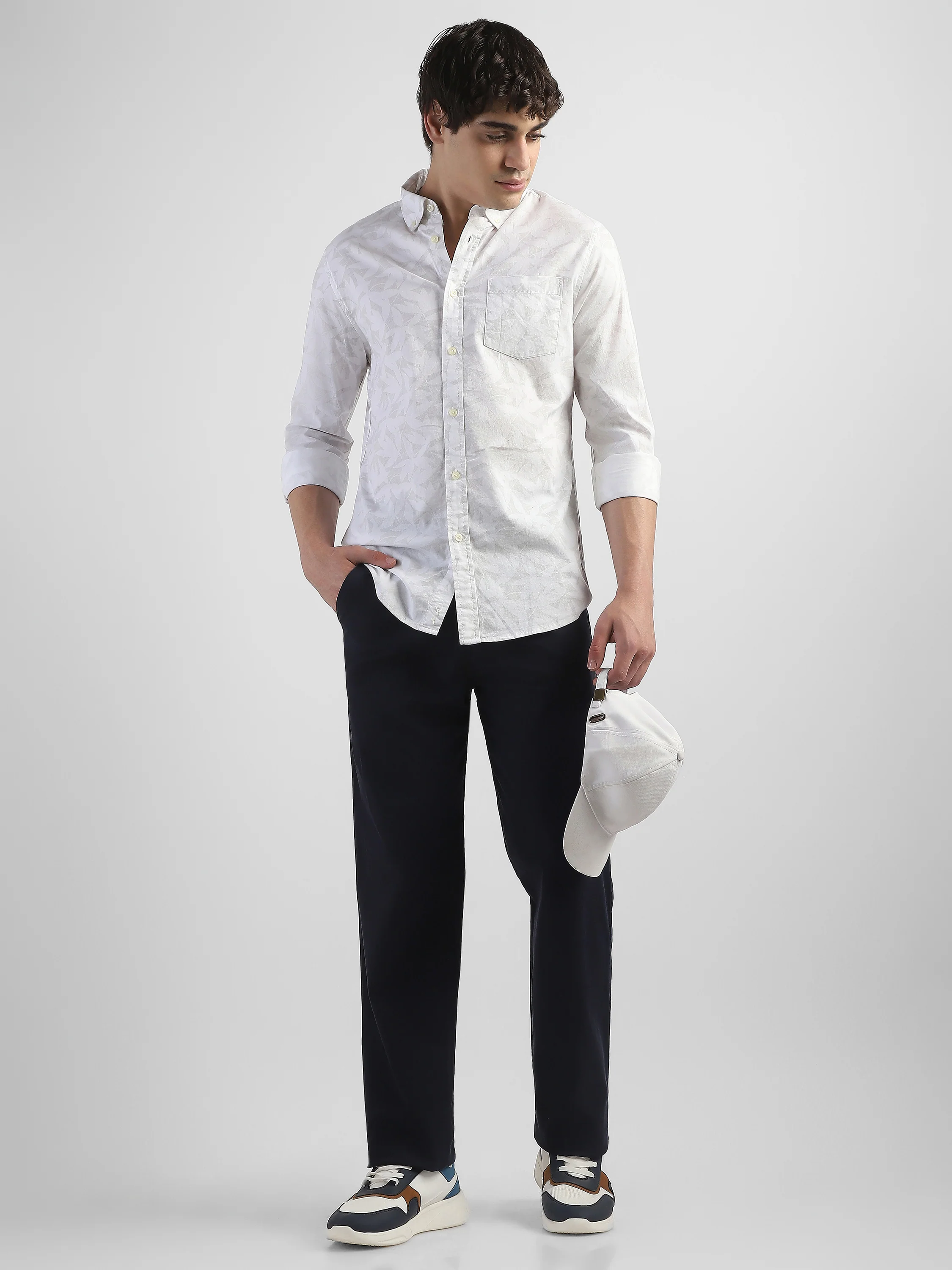 Men White Leaf Printed Regular Fit Shirt - Image 3