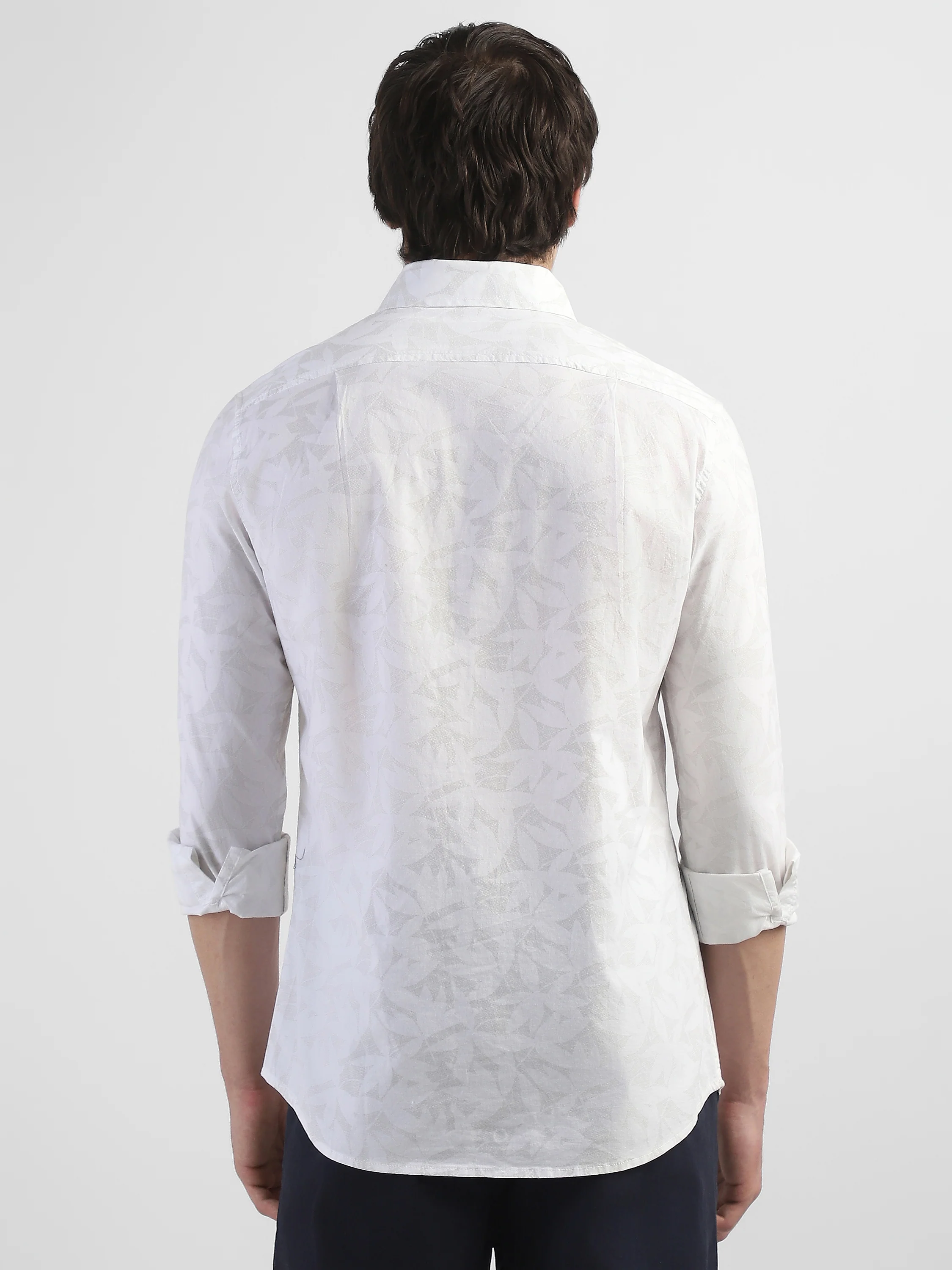 Men White Leaf Printed Regular Fit Shirt - Image 4
