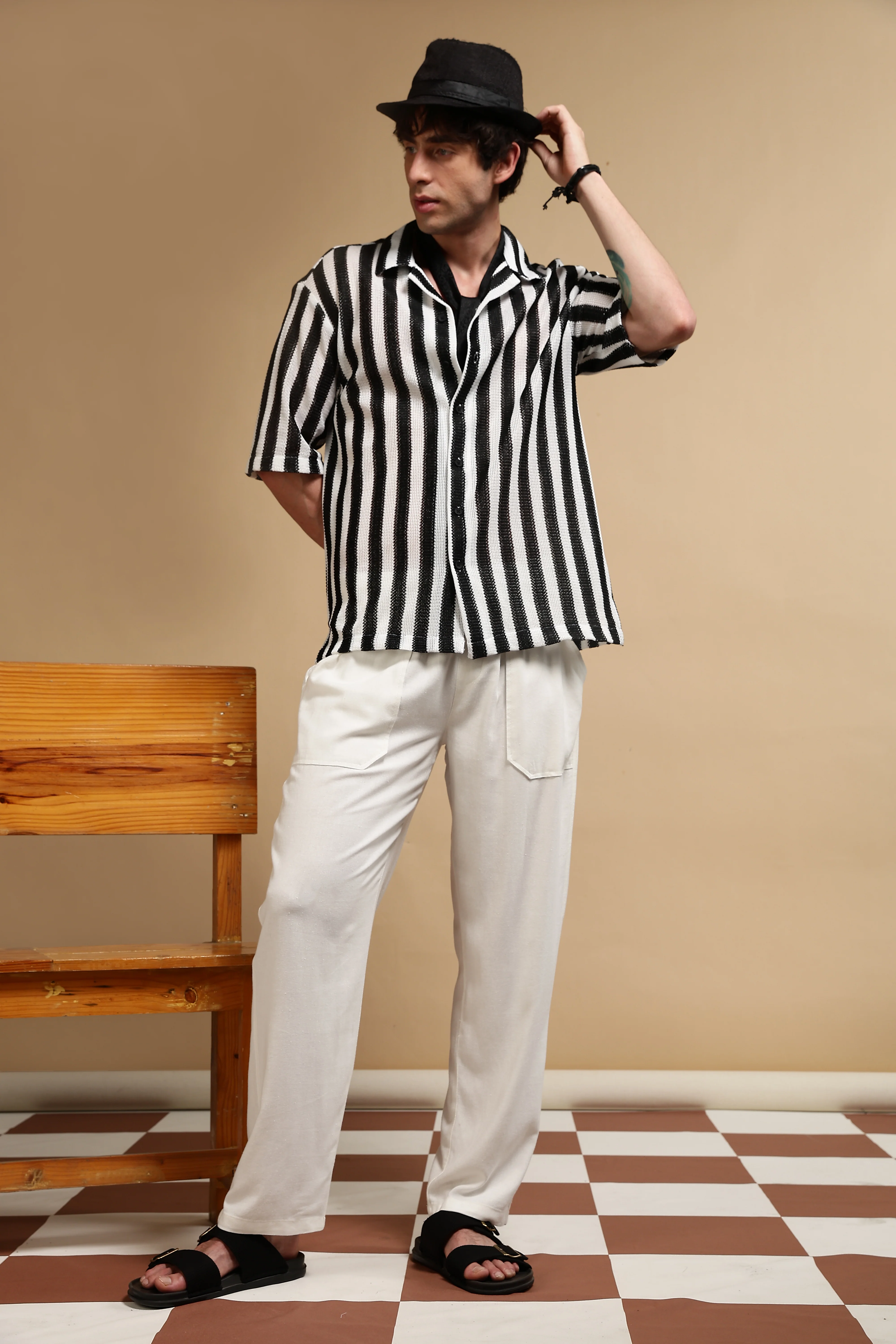 Men White Linen Blend Loose Fit Drawcord Trousers - Image 11