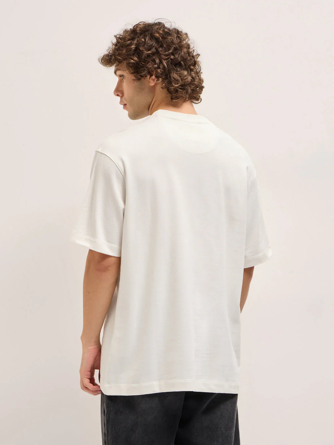Men White Oversize Artistic "BEAR AMORE" Graphic Print Crew Neck T-shirt - Image 2