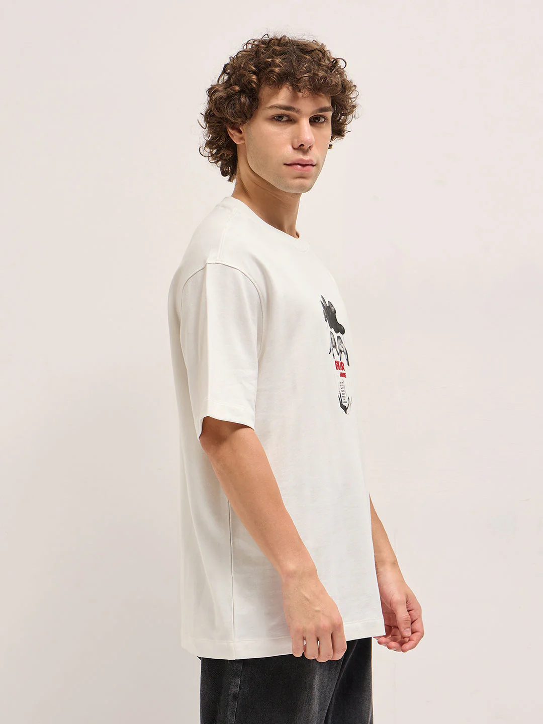 Men White Oversize Artistic "BEAR AMORE" Graphic Print Crew Neck T-shirt - Image 3