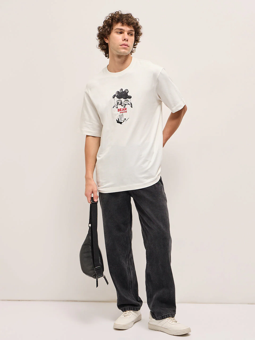 Men White Oversize Artistic "BEAR AMORE" Graphic Print Crew Neck T-shirt - Image 4