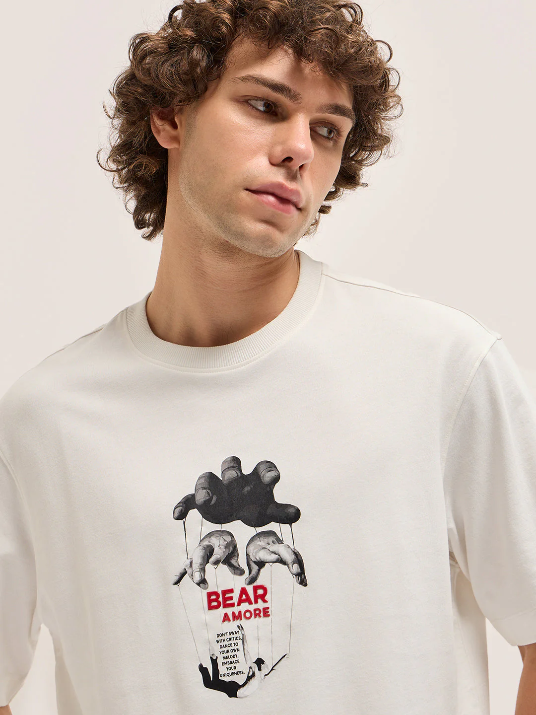 Men White Oversize Artistic "BEAR AMORE" Graphic Print Crew Neck T-shirt - Image 5