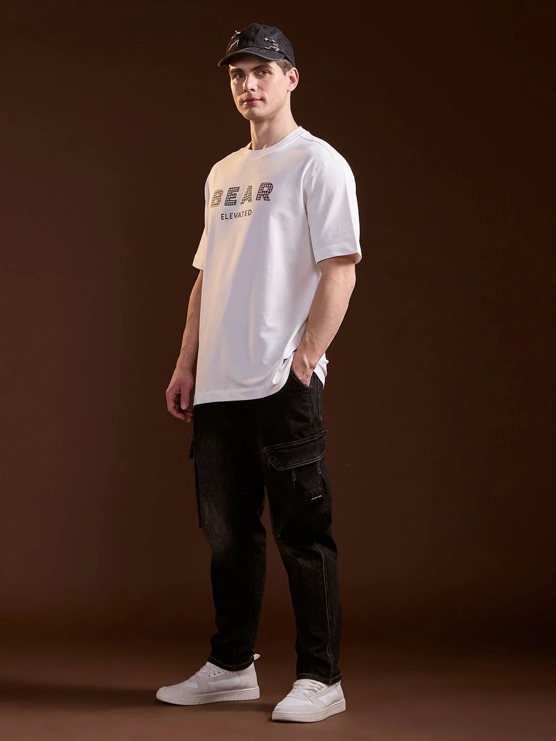 Men White Oversize Graphic Print Crew Neck T-shirt - Image 4
