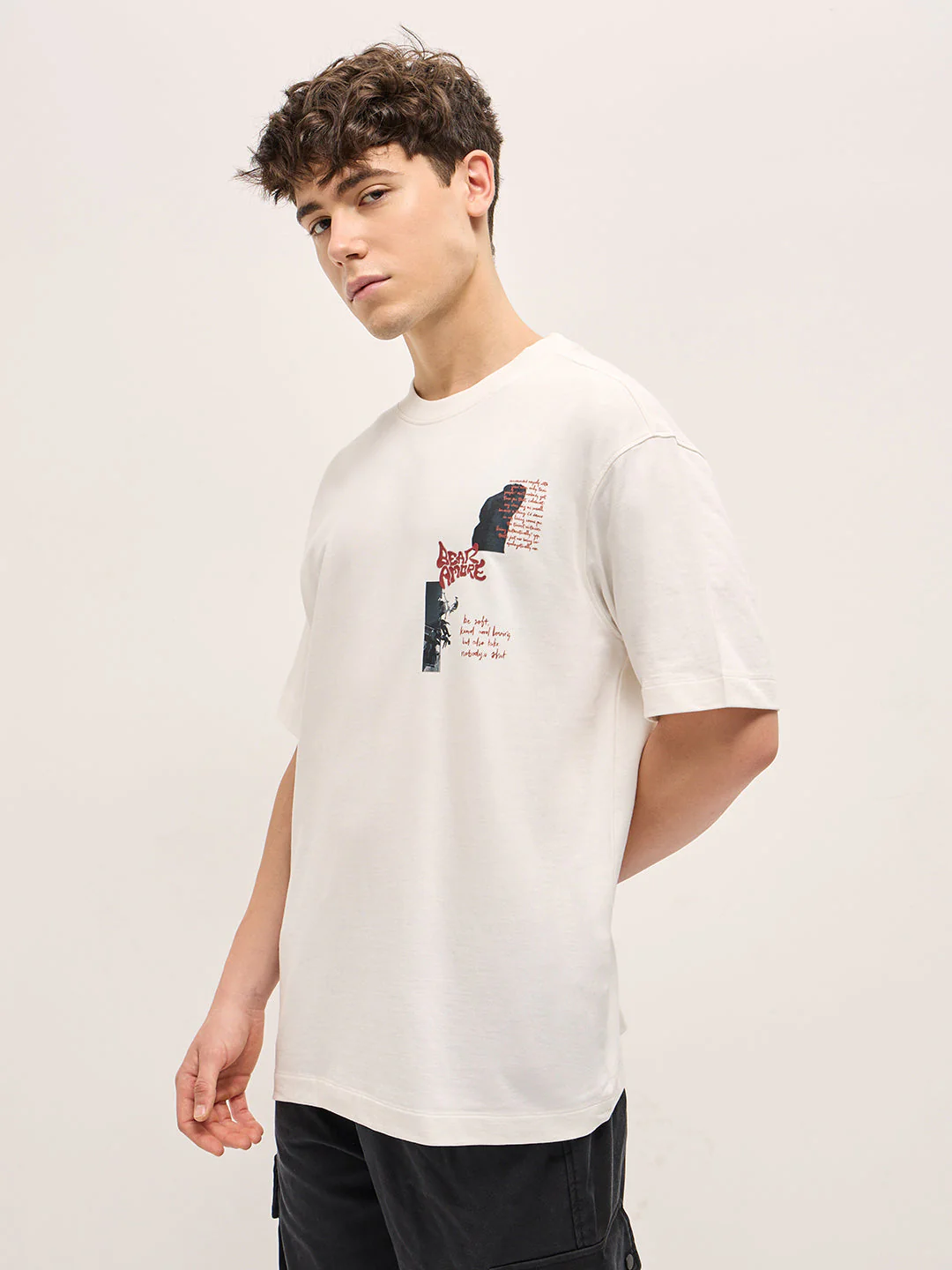 Men White Oversize Graphic Printed Crew Neck T-shirt - Image 3