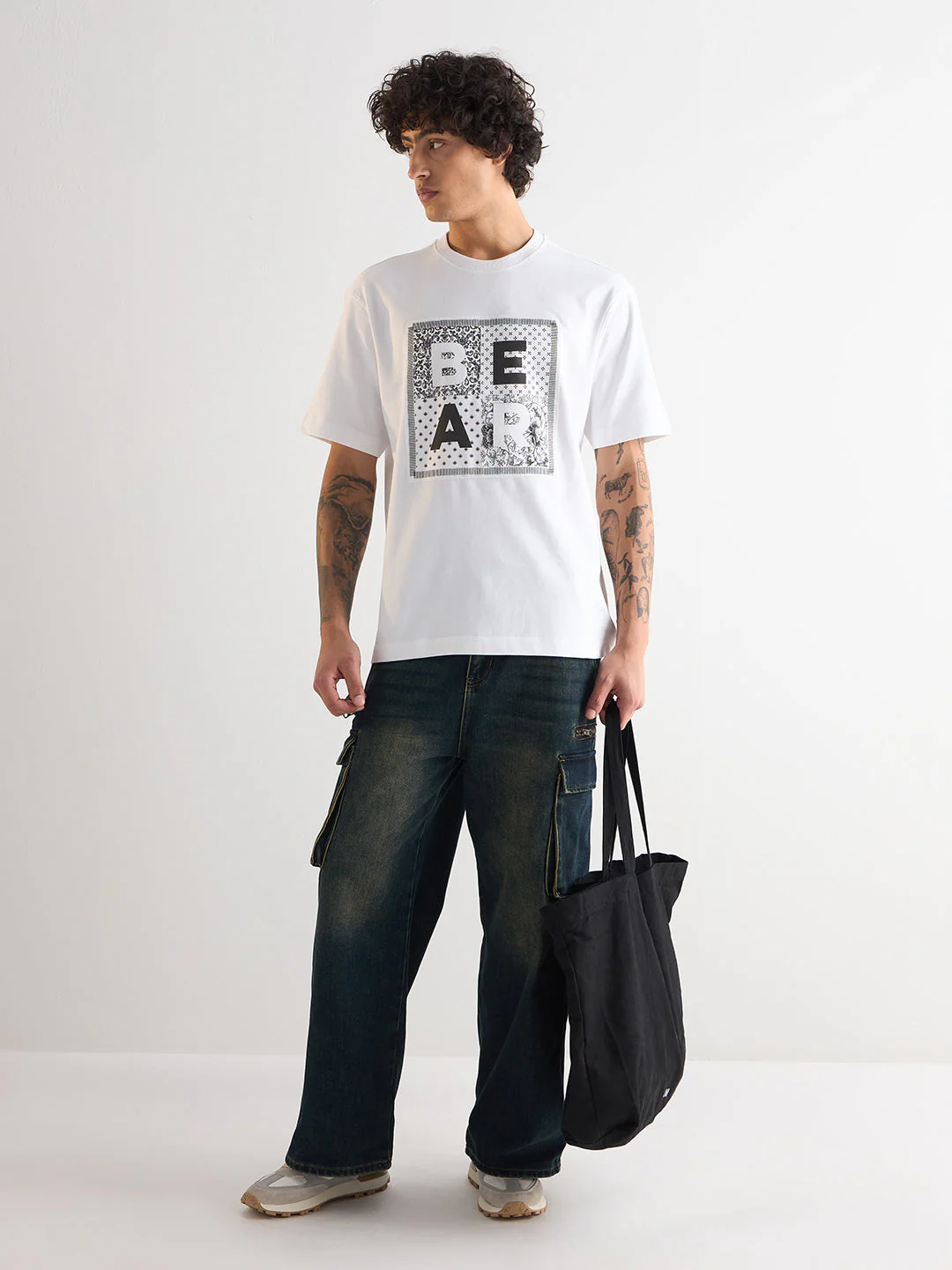 Men White Oversize Patchwork Graphic Print Crew Neck T-shirt - Image 3