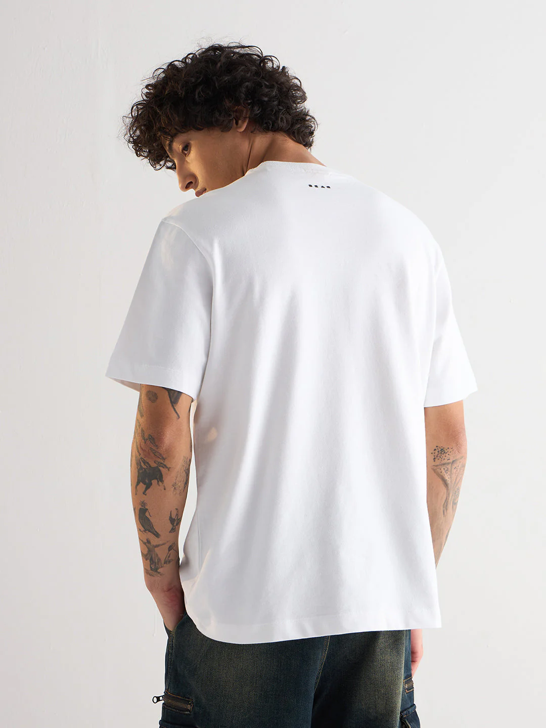 Men White Oversize Patchwork Graphic Print Crew Neck T-shirt - Image 4