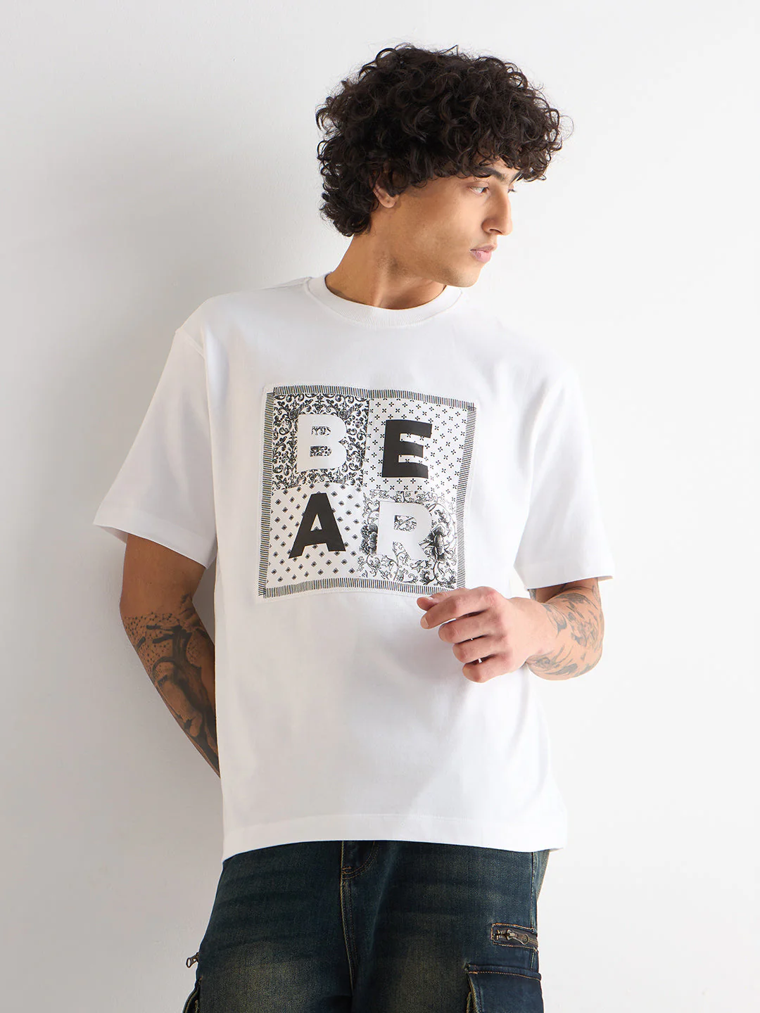 Men White Oversize Patchwork Graphic Print Crew Neck T-shirt - Image 5