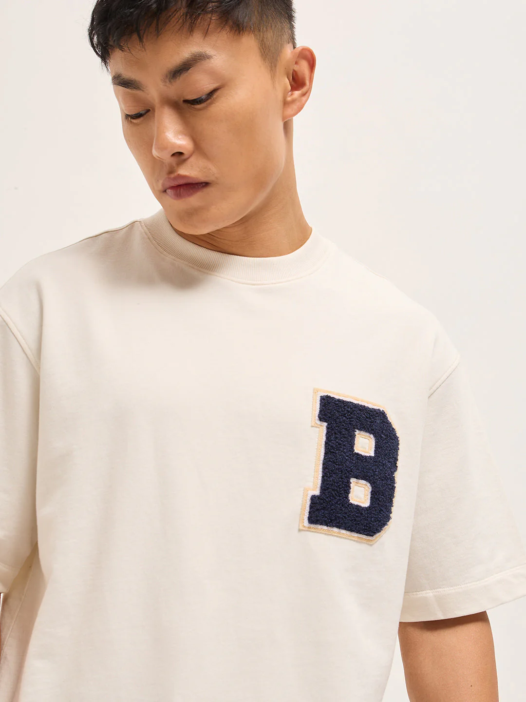 Men White Oversized Graphic T-Shirt - Image 5