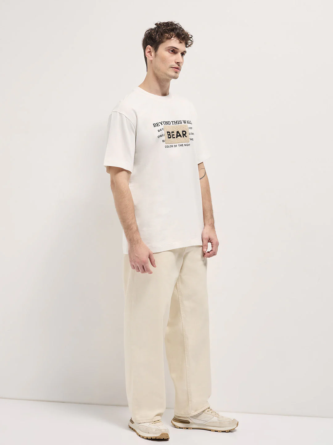 Men White Patch 'BEAR' - Image 3
