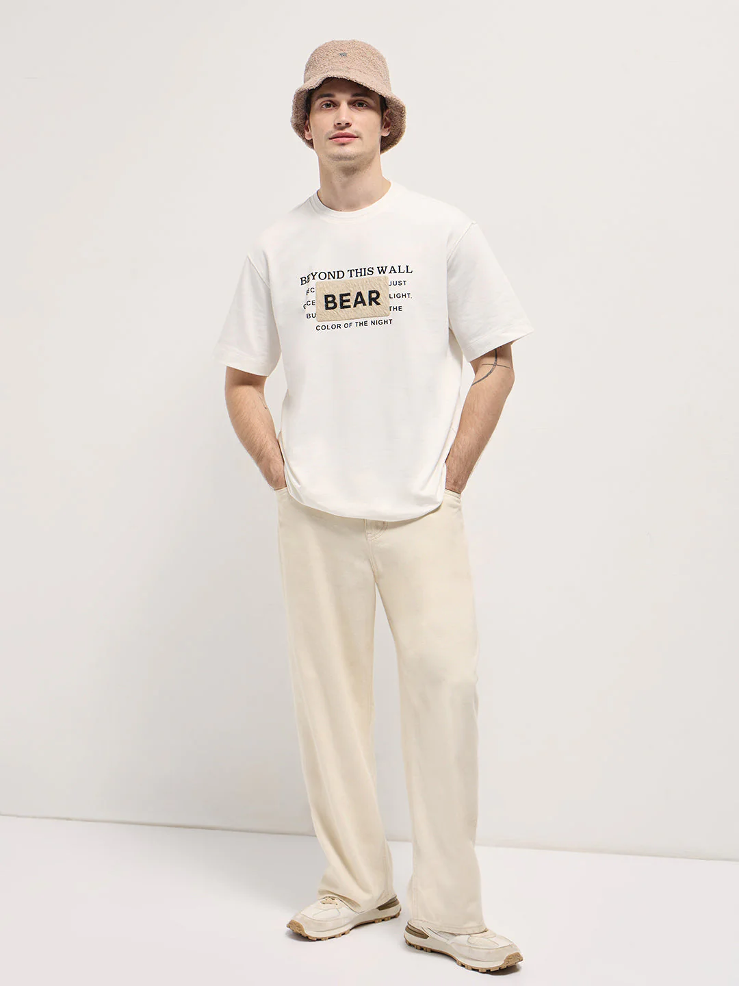 Men White Patch 'BEAR' - Image 4