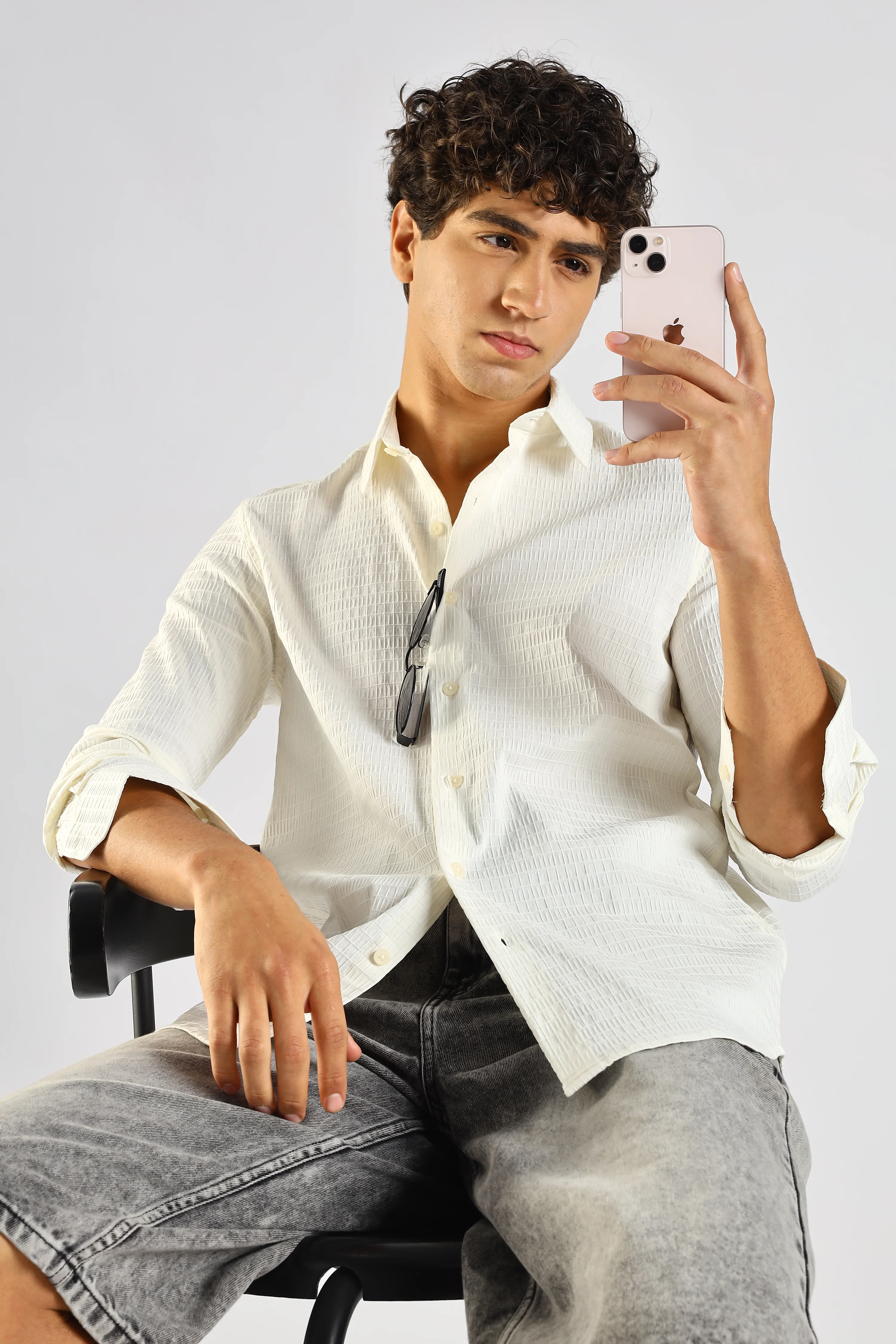 Men White Poly Blend Slim Fit Shirt - Image 11
