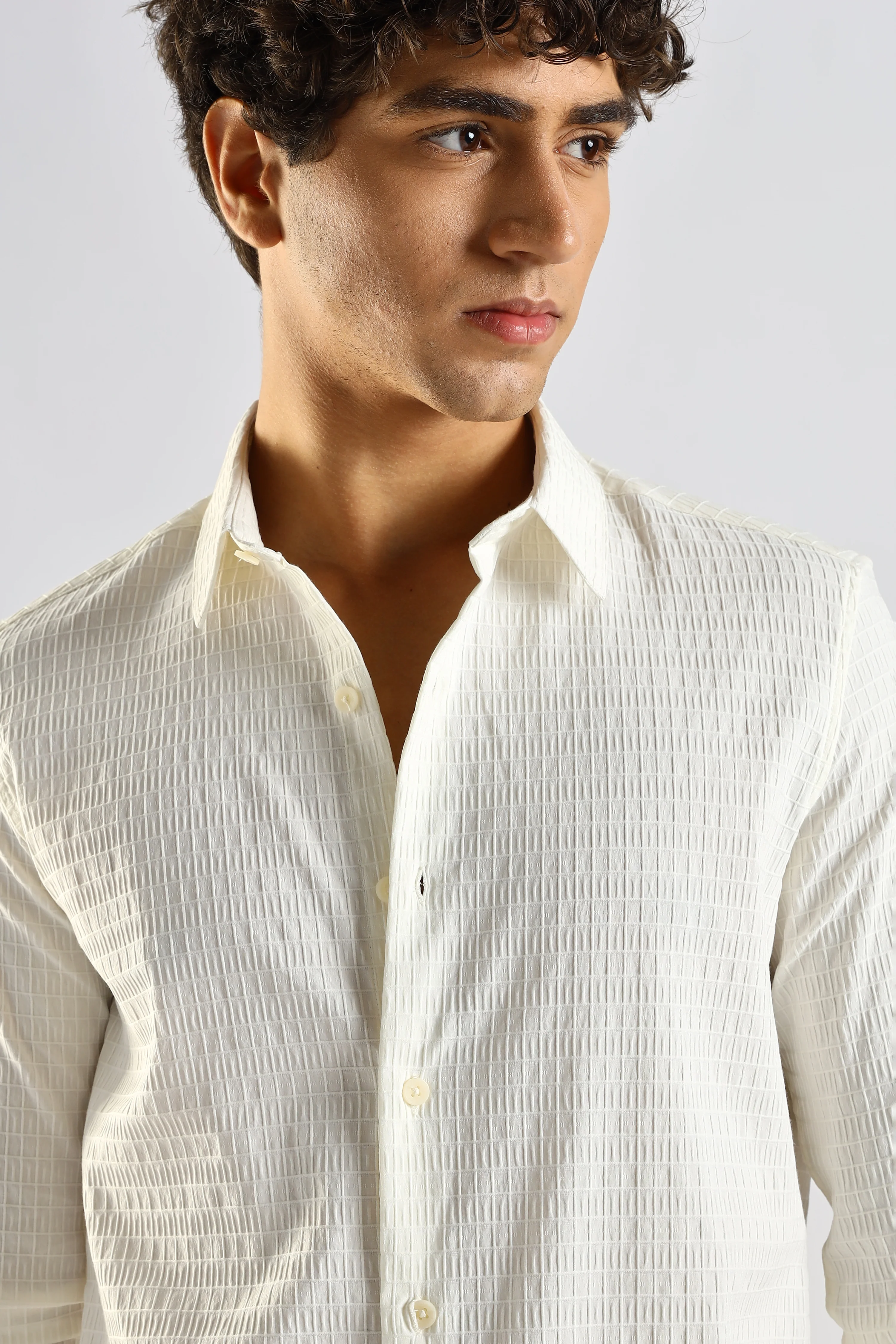 Men White Poly Blend Slim Fit Shirt - Image 3