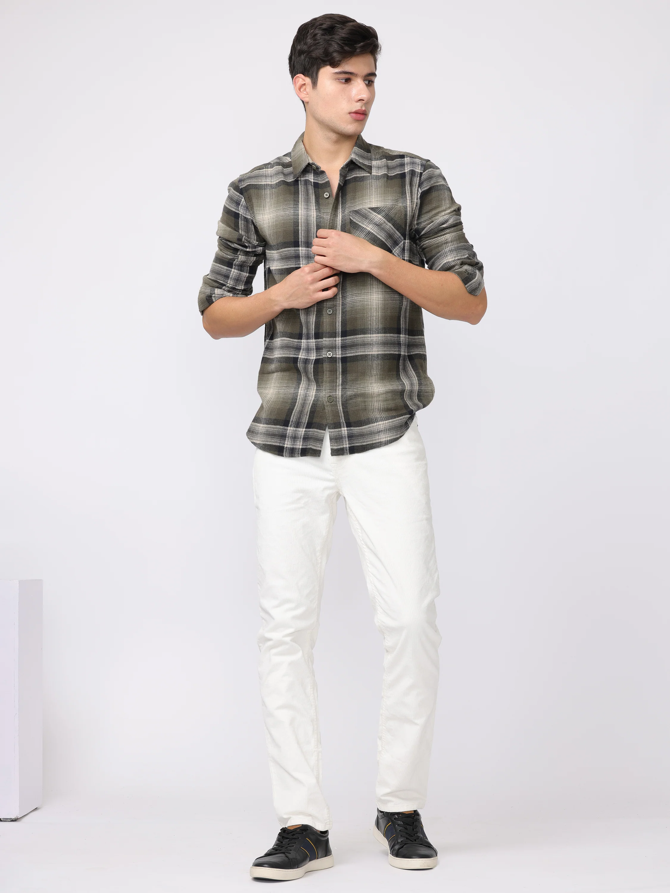 Men White Regular Fit Corduroy Pants - Image 2