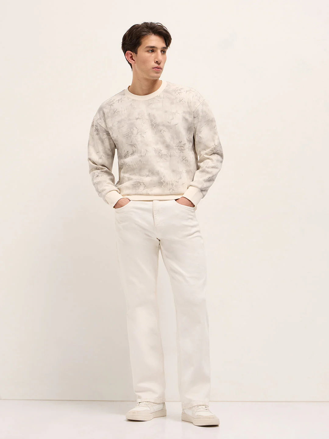Men White Relaxed Fit Crew Neck T-Shirt - Image 4